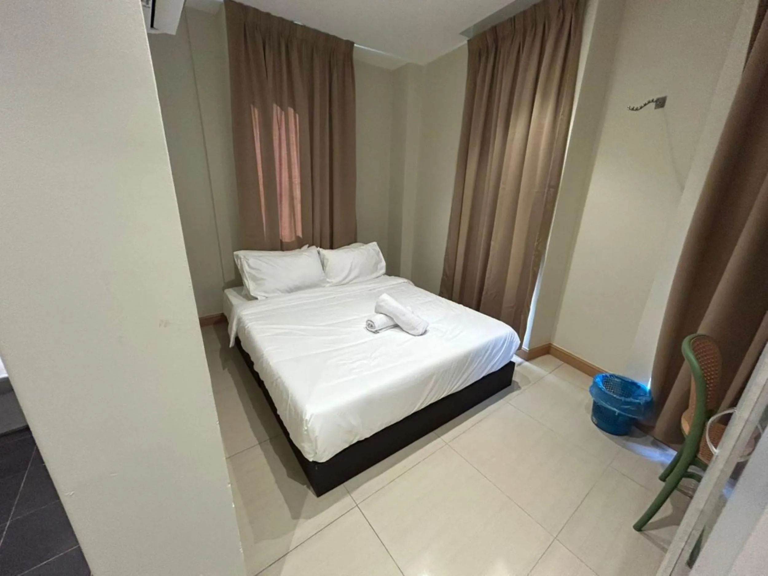 Swing & Pillows - Kota Damansara