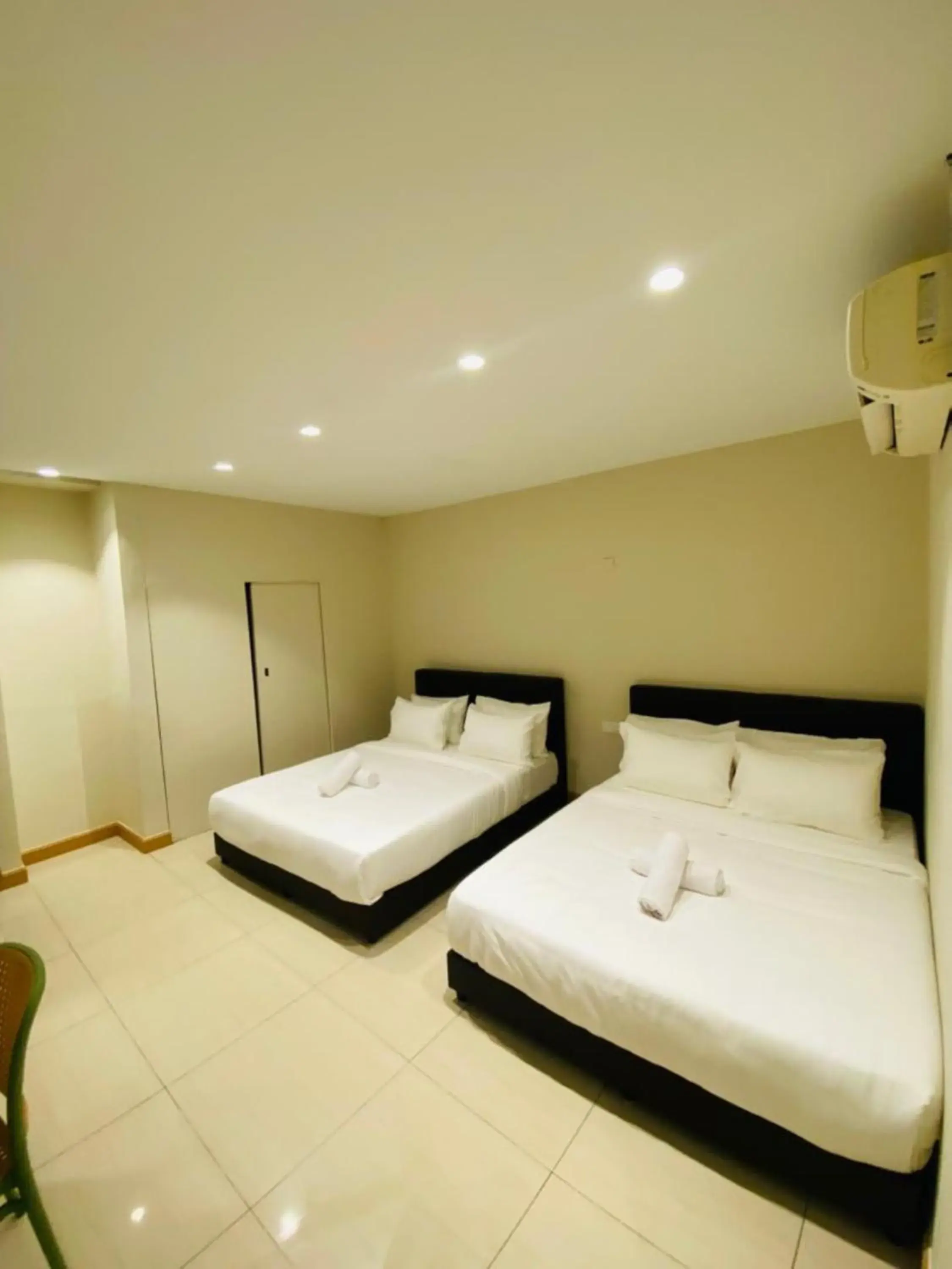 Deluxe Family Room in Swing & Pillows - Kota Damansara Deluxe Family Room in Swing & Pillows - Kota Damansara