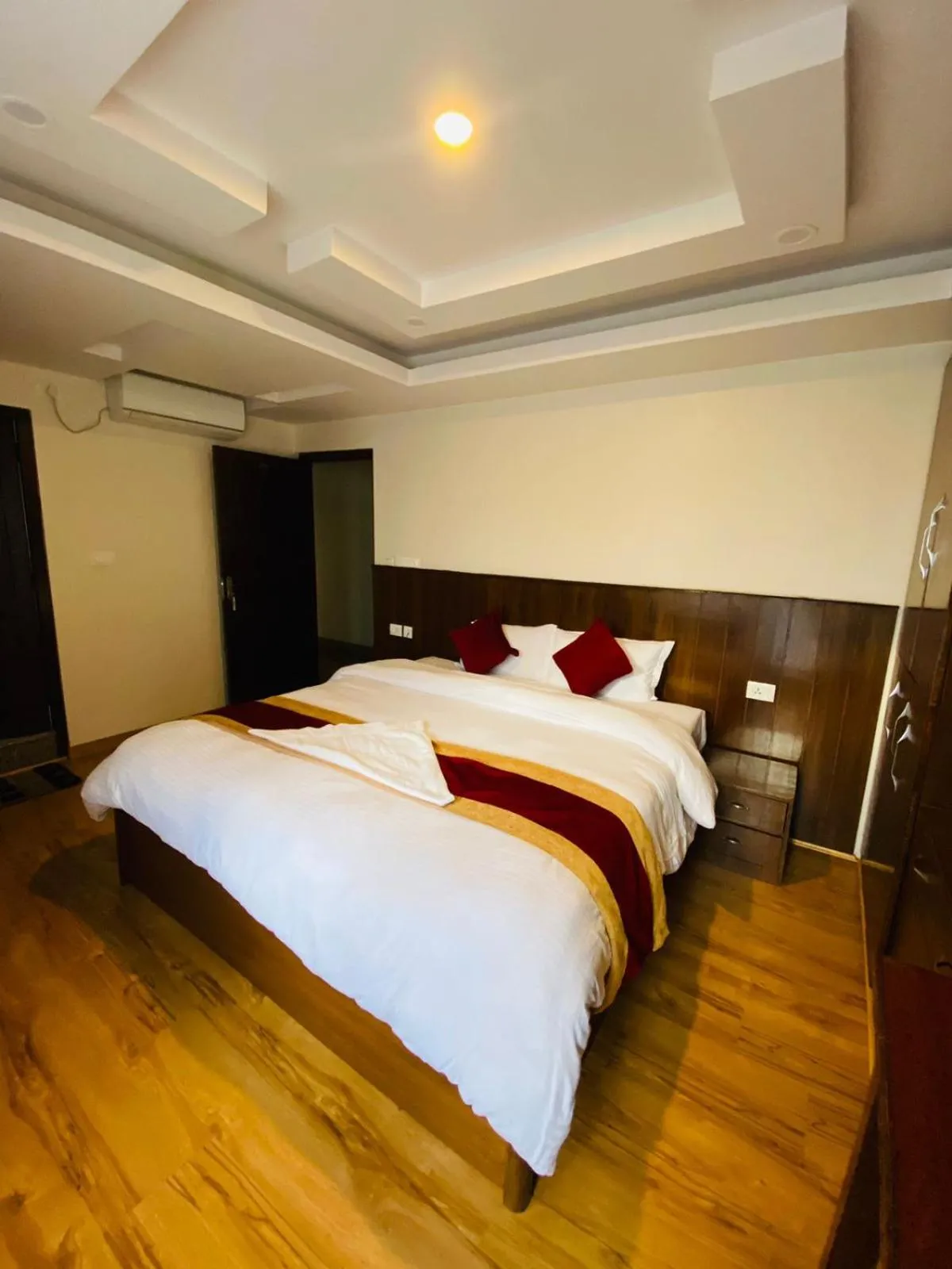 Property building, Bed in Hotel Abi International