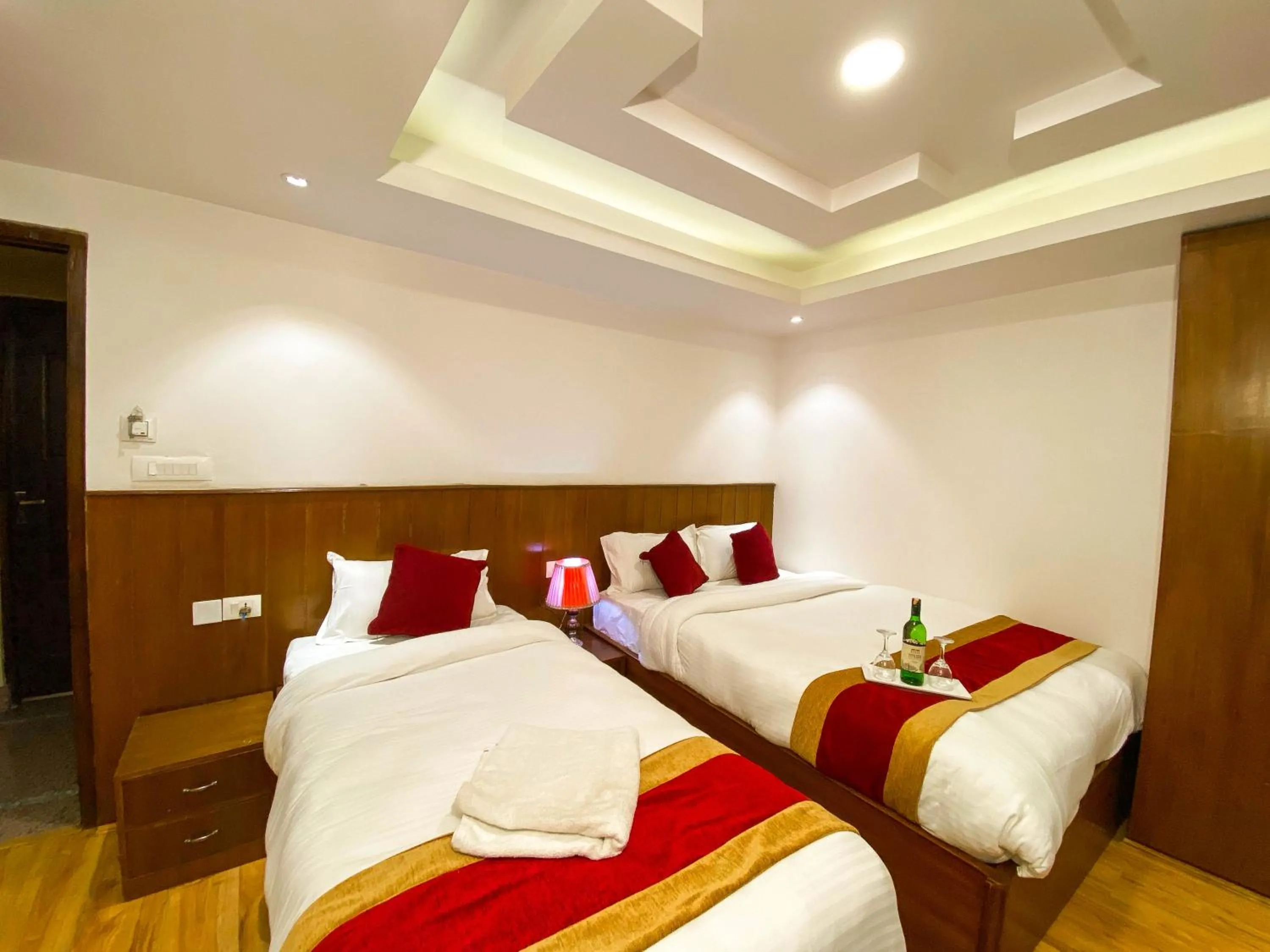 Property building, Bed in Hotel Abi International