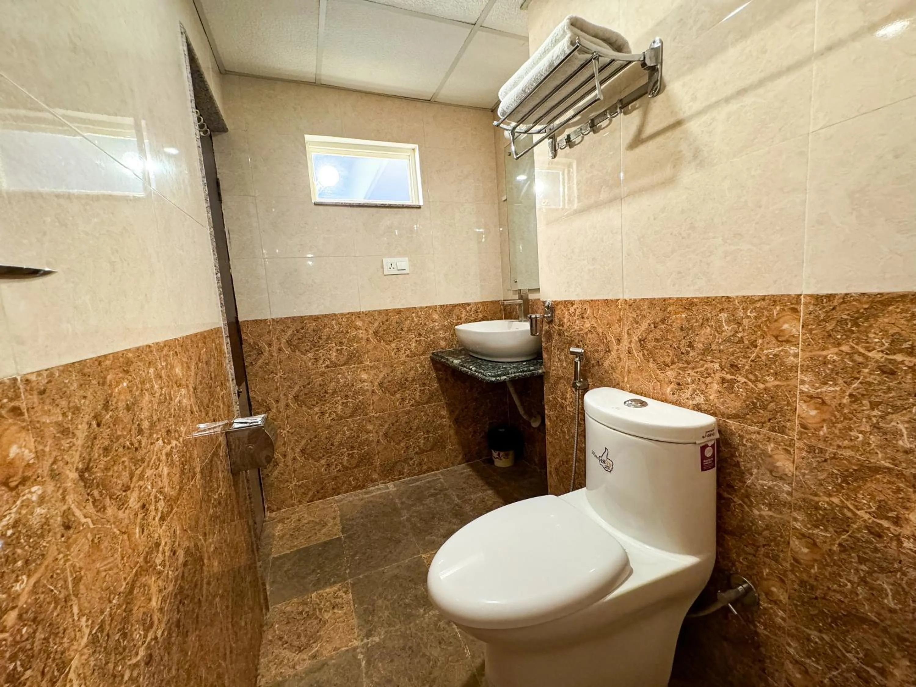 Bathroom in Hotel Abi International