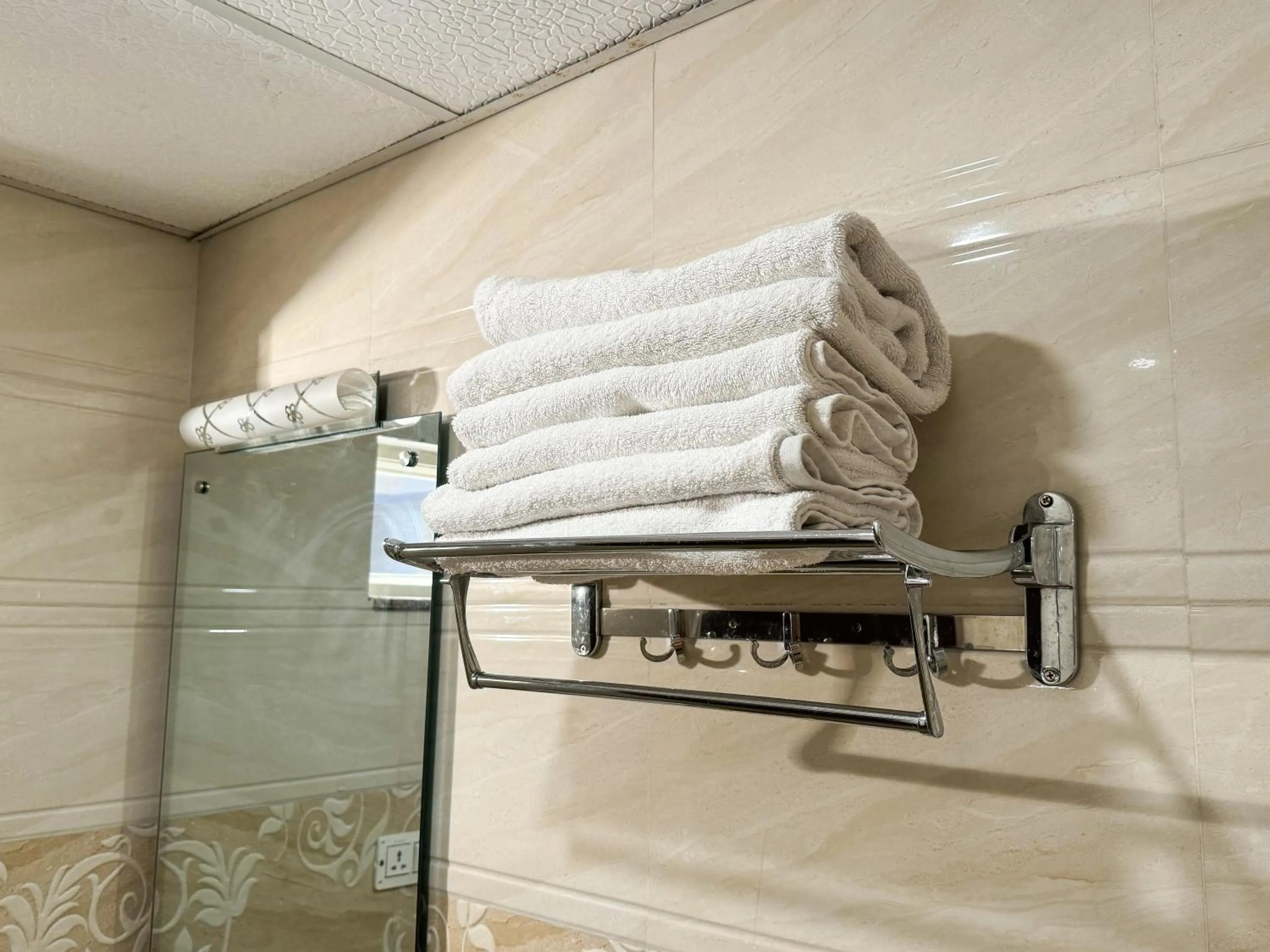 Bathroom in Hotel Abi International