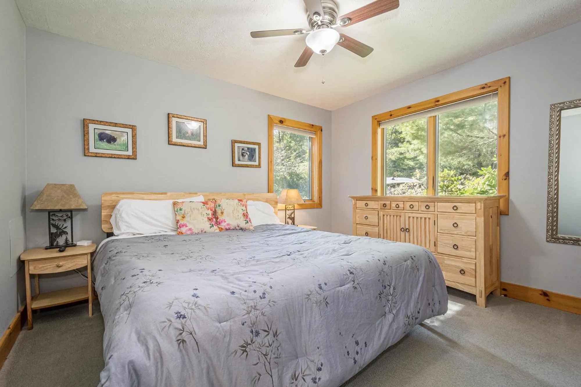 Property building, Bed in Ski Country Vista
