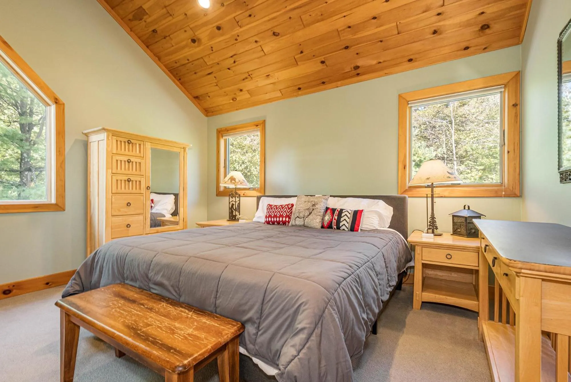 Property building, Bed in Ski Country Vista