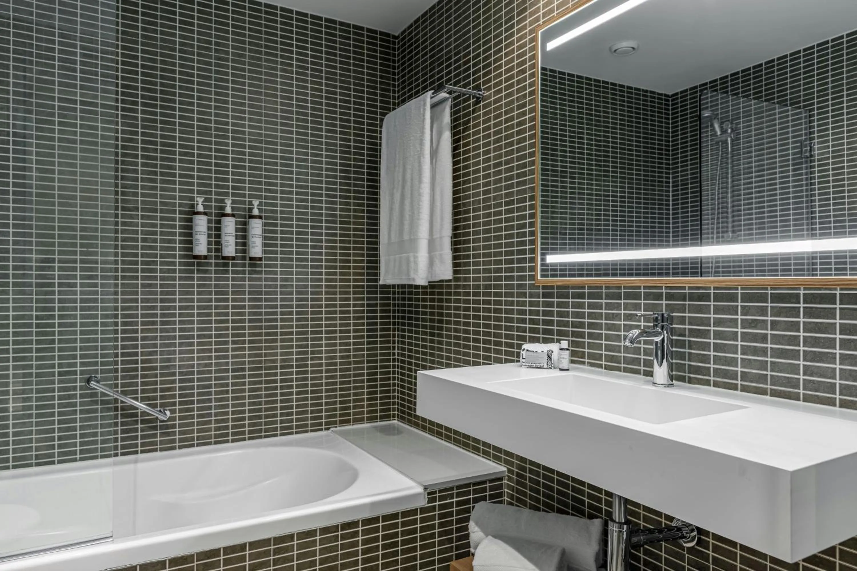 Bathroom in AC Hotel by Marriott Gava Mar Airport