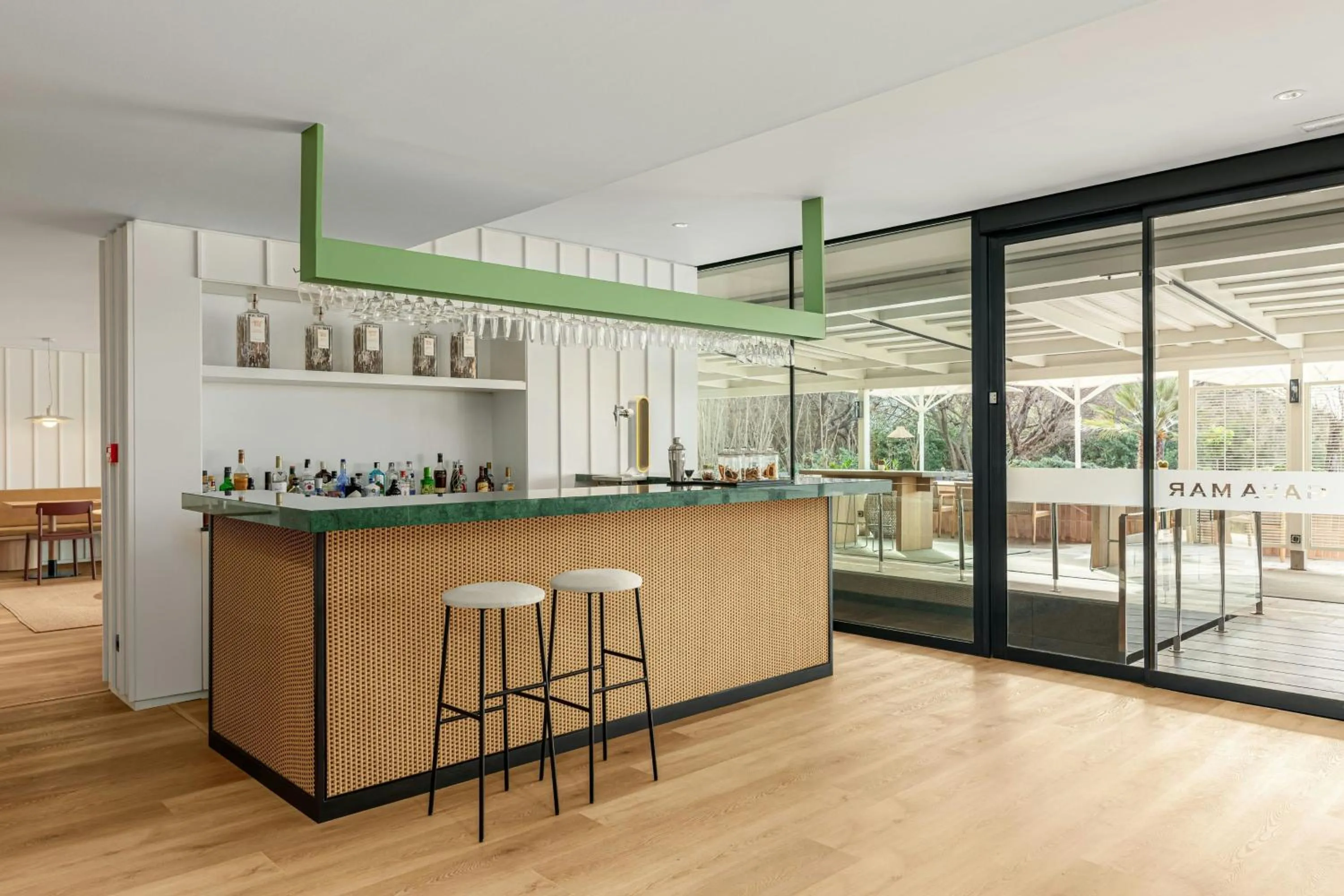 Lounge or bar in AC Hotel by Marriott Gava Mar Airport