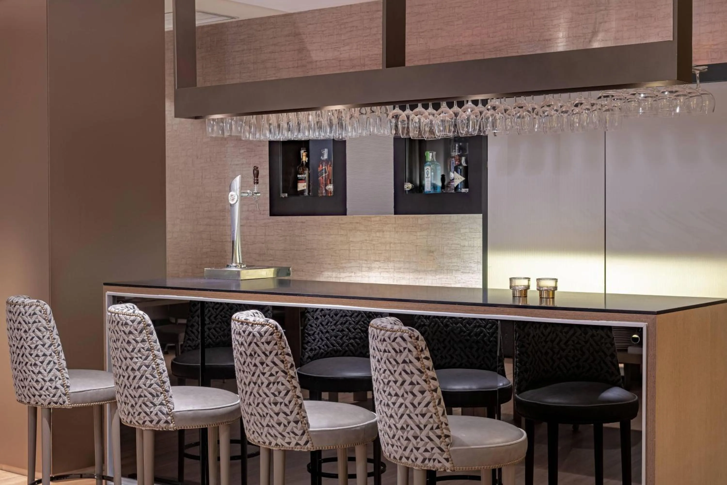 Lounge or bar in AC Hotel San Sebastián de los Reyes by Marriott