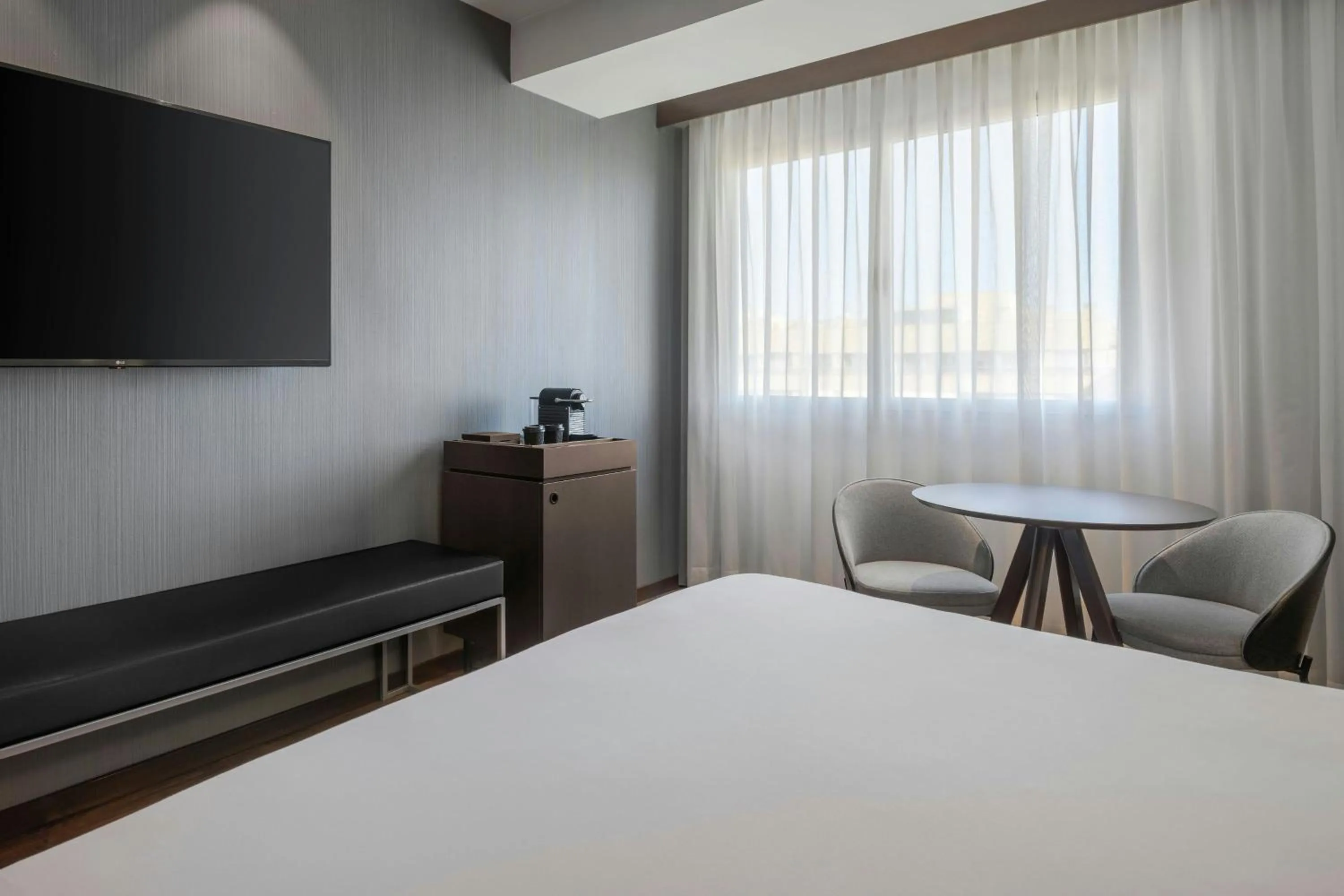 Photo of the whole room, Bed in AC Hotel by Marriott Alicante