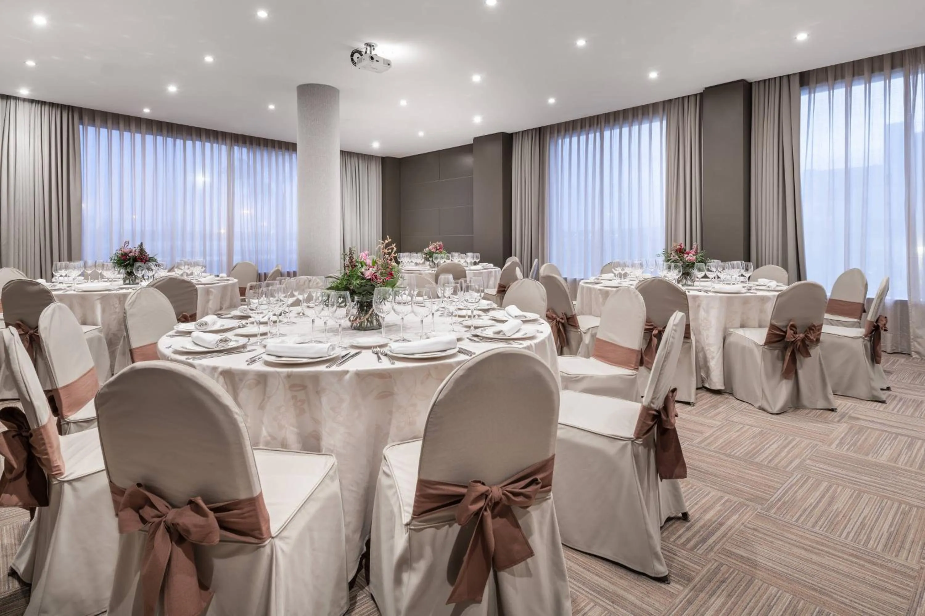 Meeting/conference room in AC Hotel by Marriott Alicante