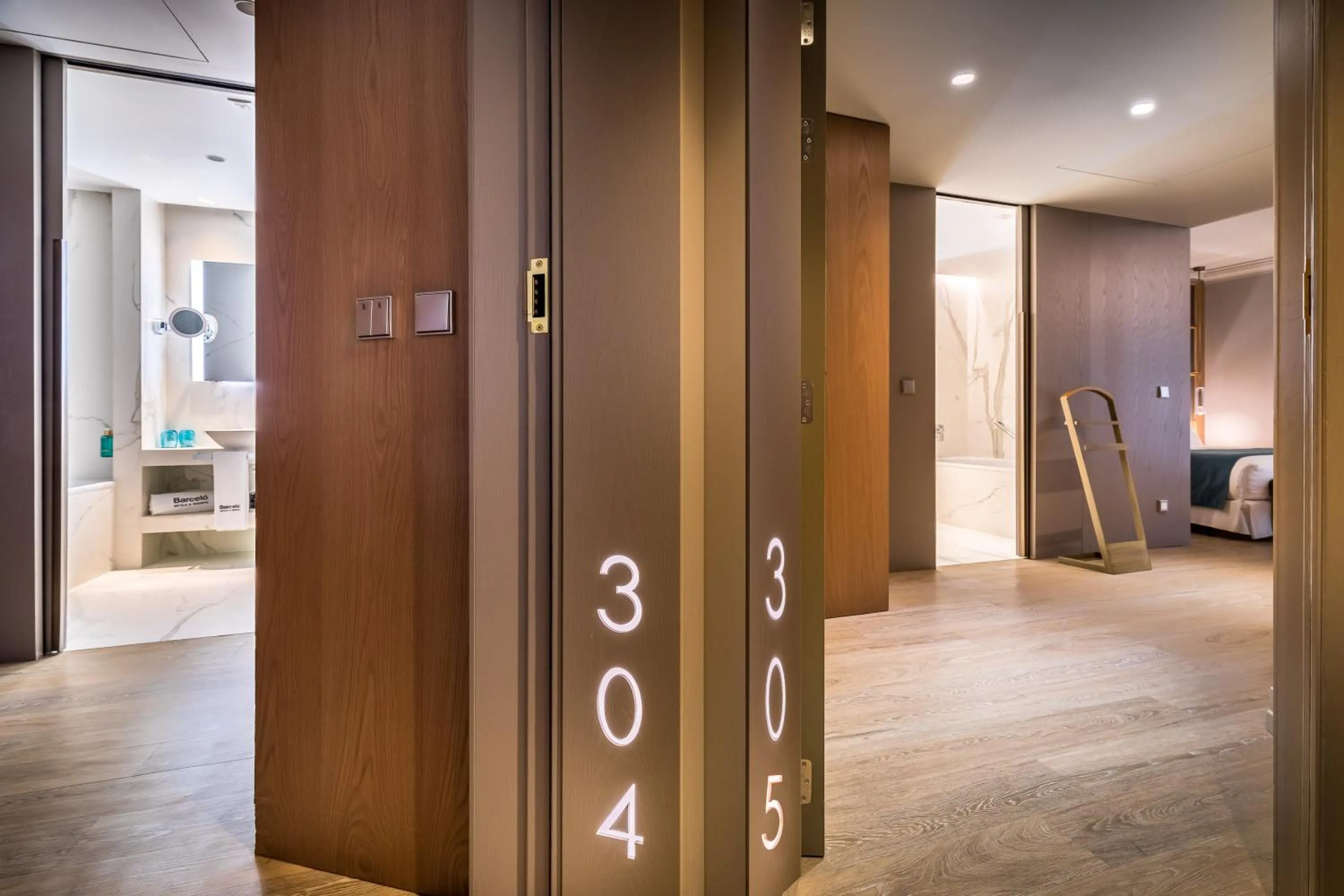 Photo of the whole room, Bed in Barceló Emperatriz