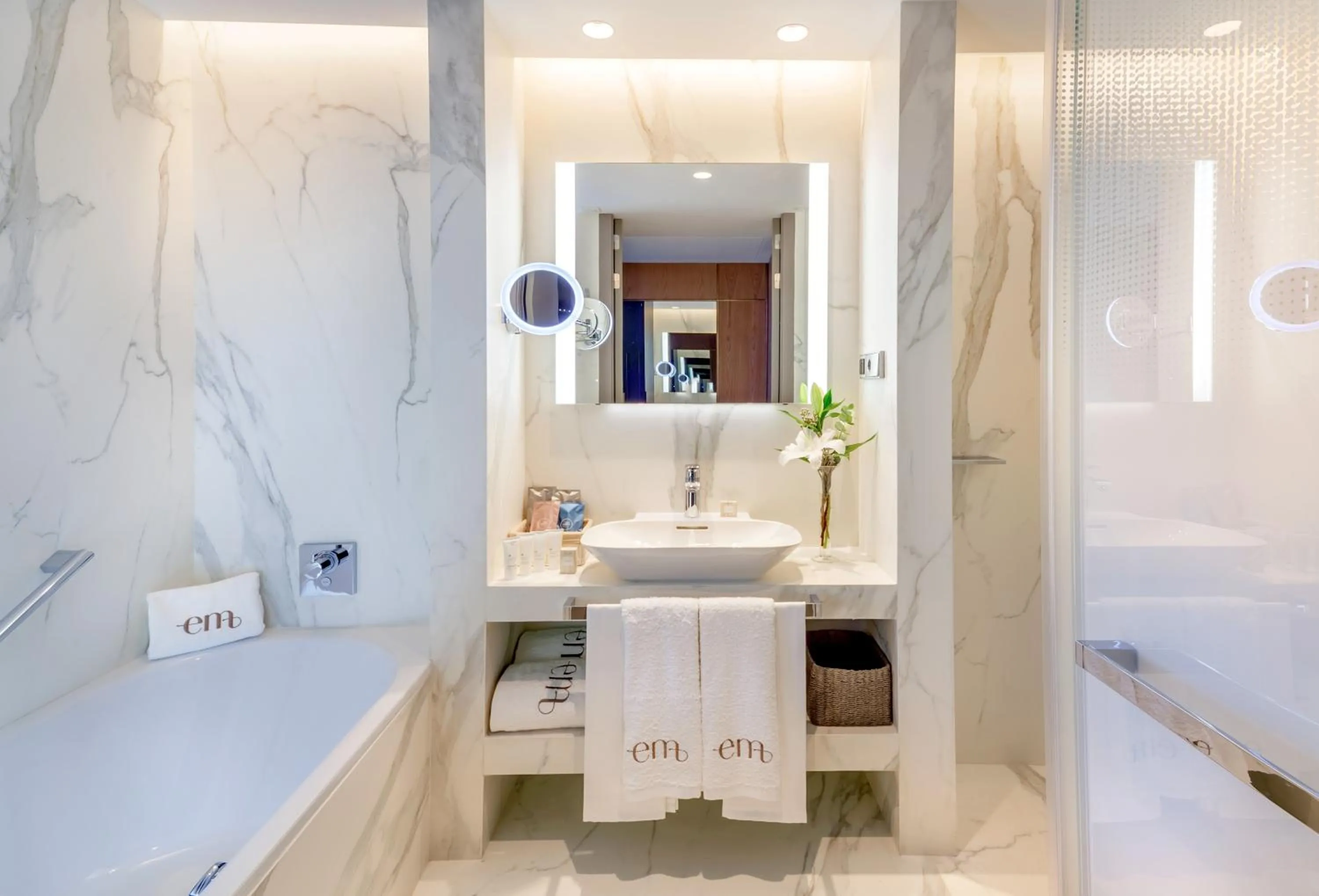 Bathroom in Barceló Emperatriz