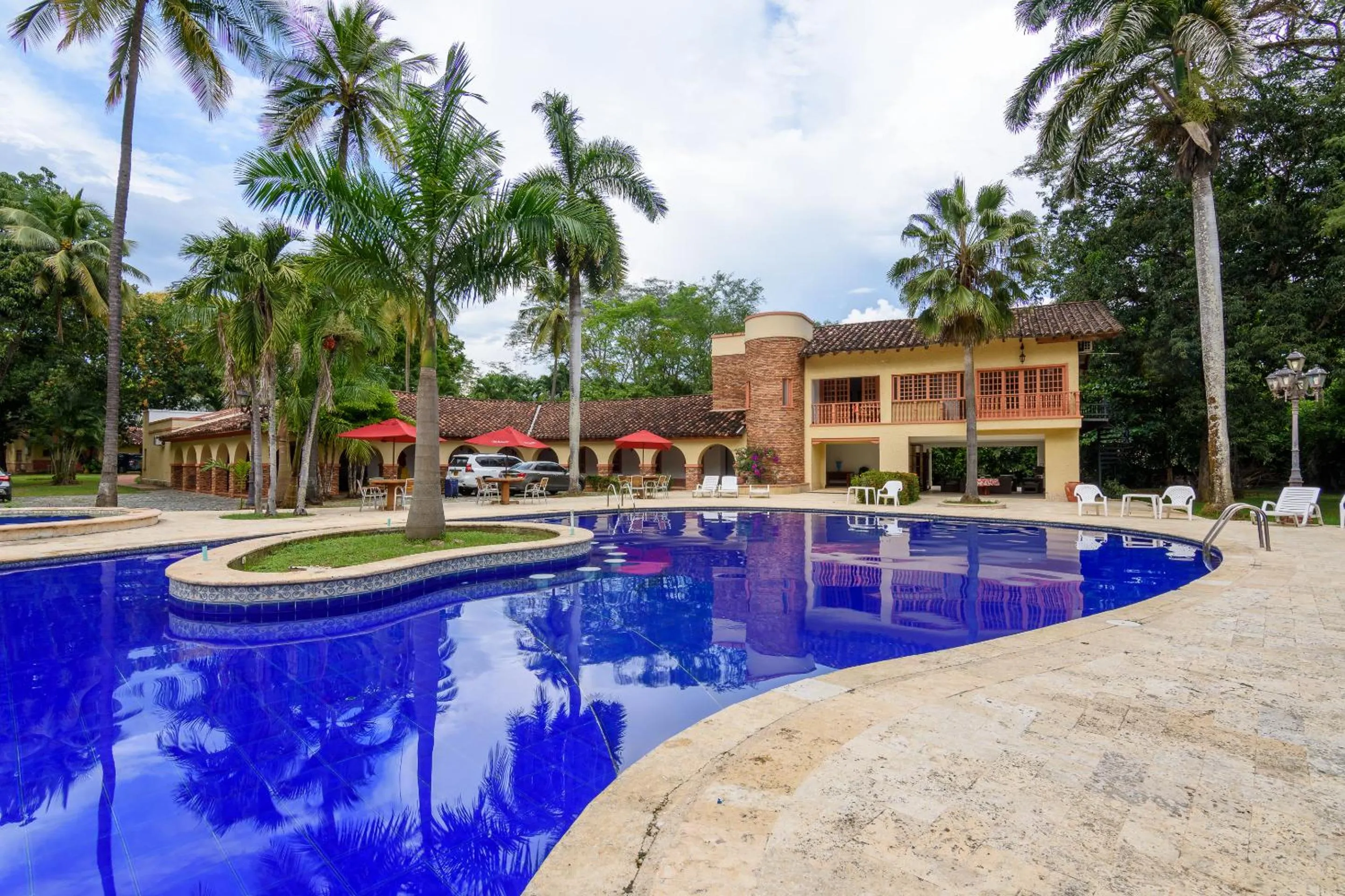 Swimming pool in Finca Hotel Guadalupe