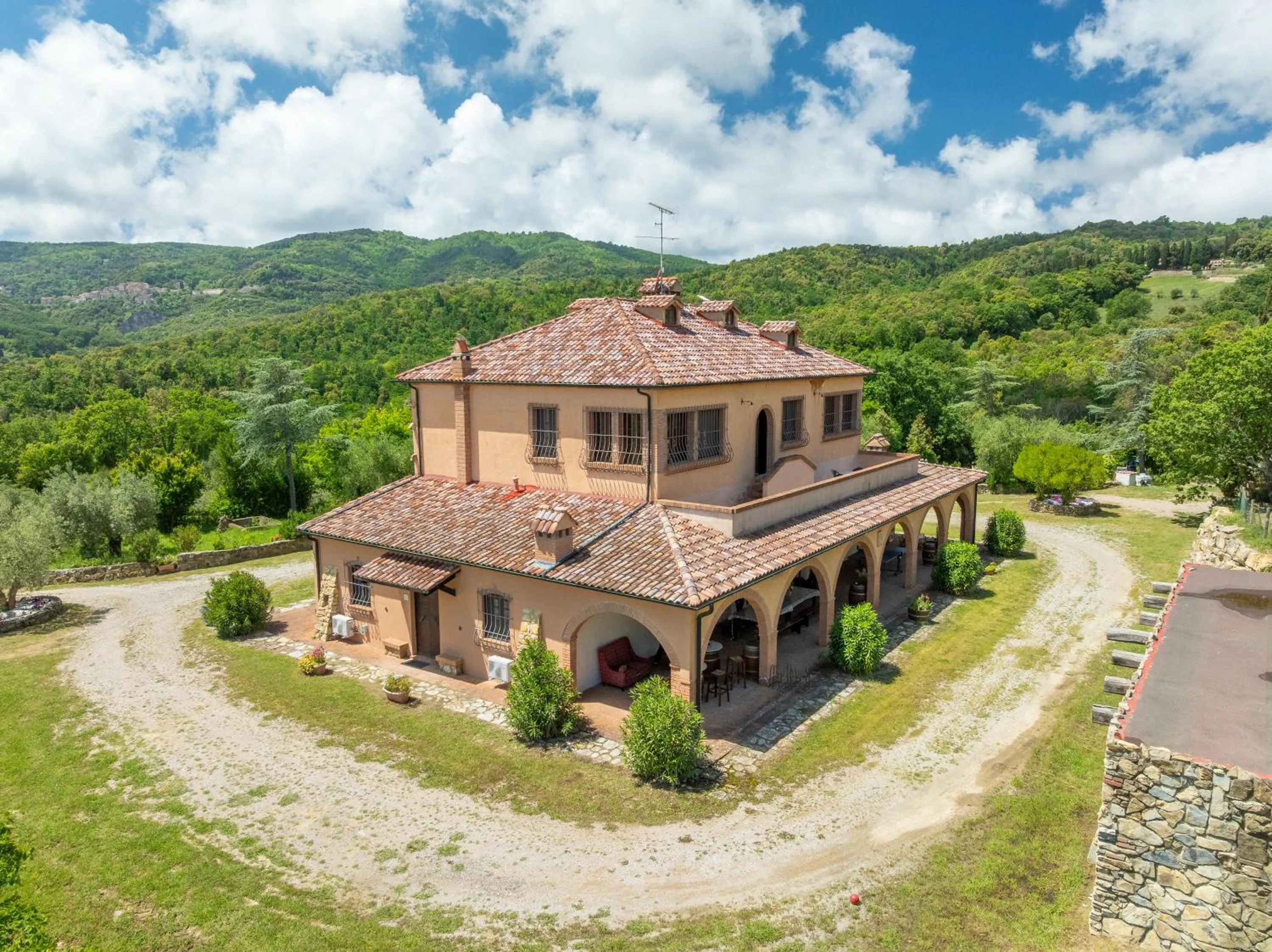 Property building in Villa Cresci con piscina Tuscan villa with pool near Sassetta thermal baths & Bolgheri Wine Route