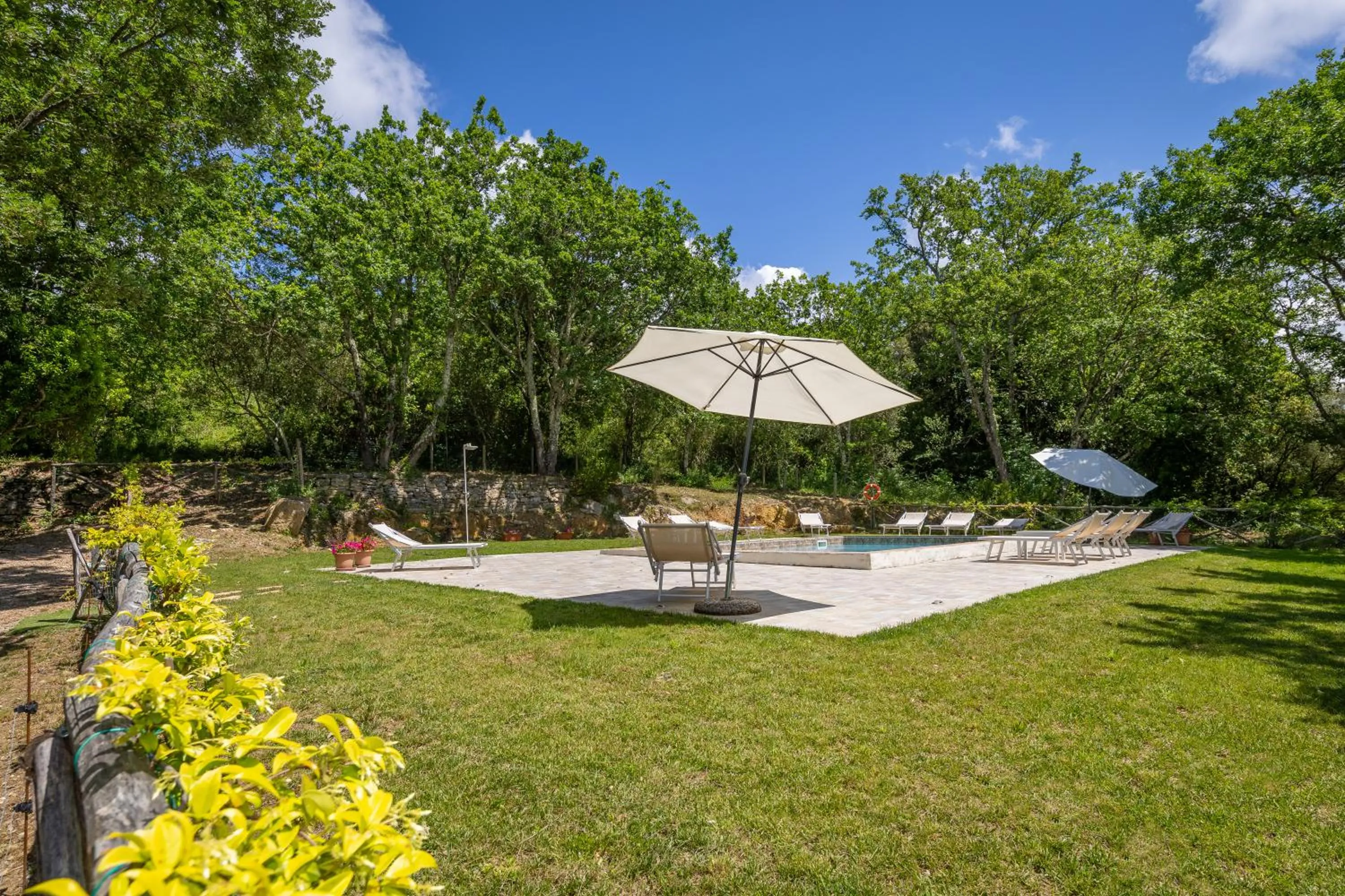 Swimming pool in Villa Cresci con piscina Tuscan villa with pool near Sassetta thermal baths & Bolgheri Wine Route
