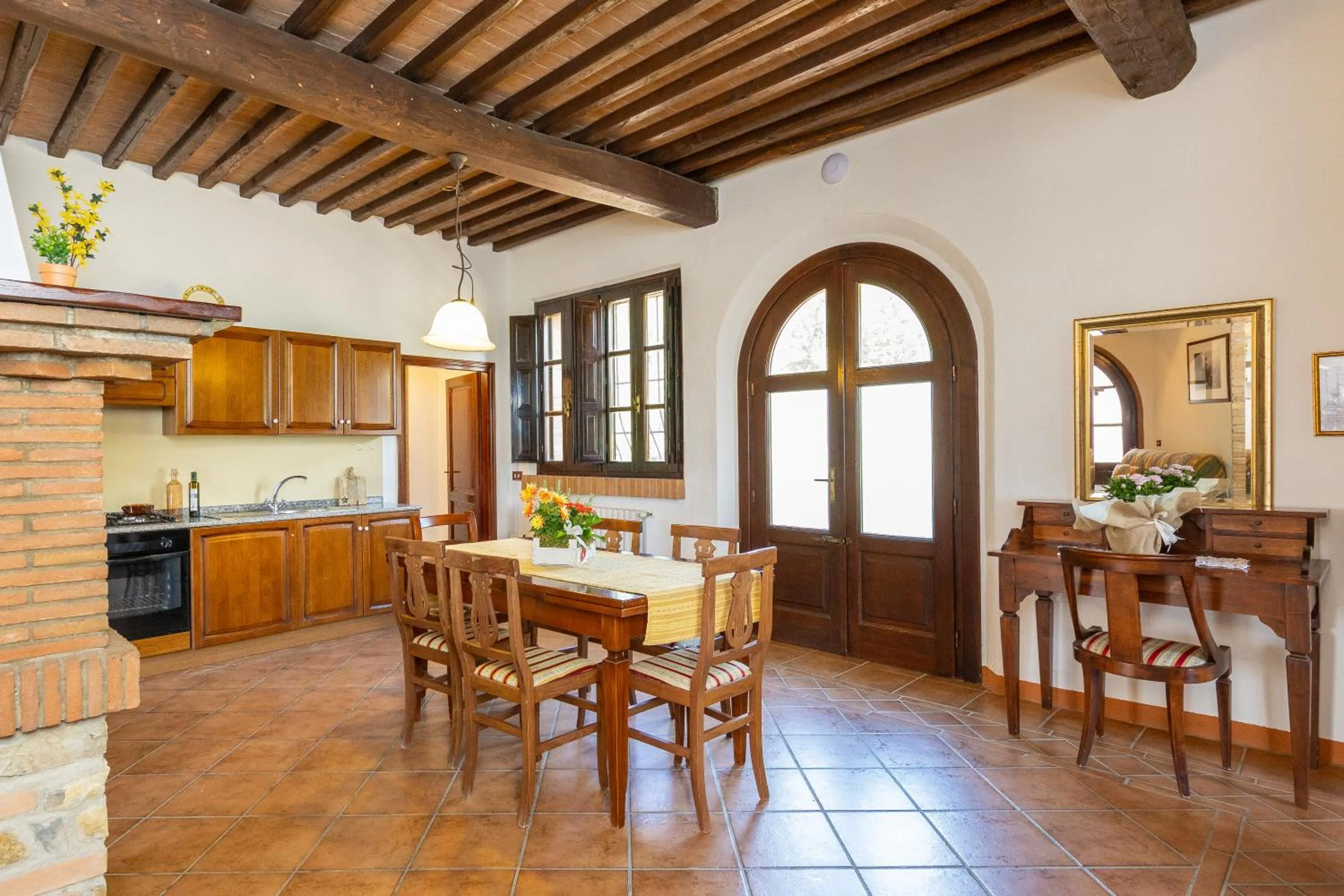 Dining area in Villa Cresci con piscina Tuscan villa with pool near Sassetta thermal baths & Bolgheri Wine Route