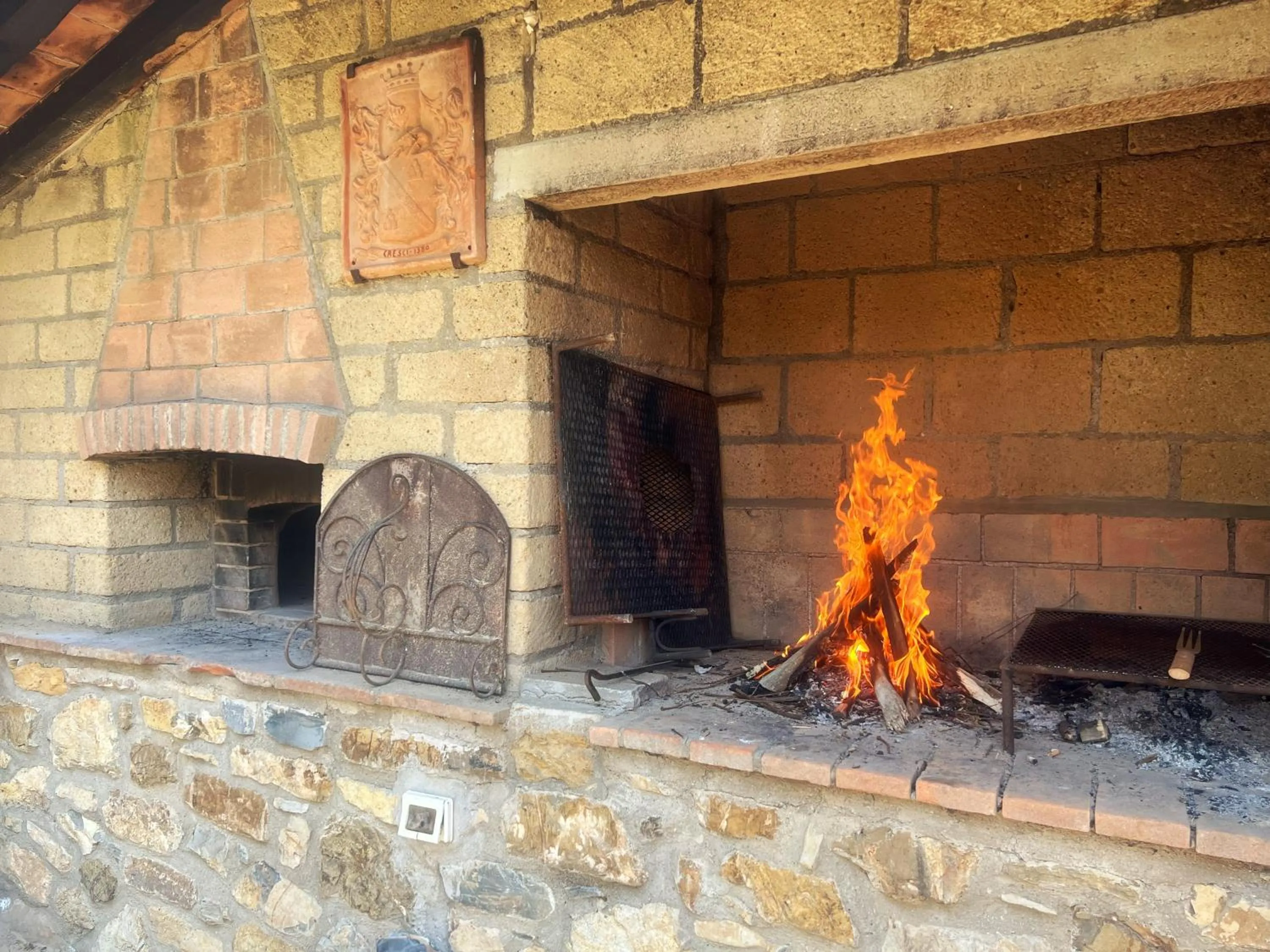 BBQ facilities in Villa Cresci con piscina Tuscan villa with pool near Sassetta thermal baths & Bolgheri Wine Route