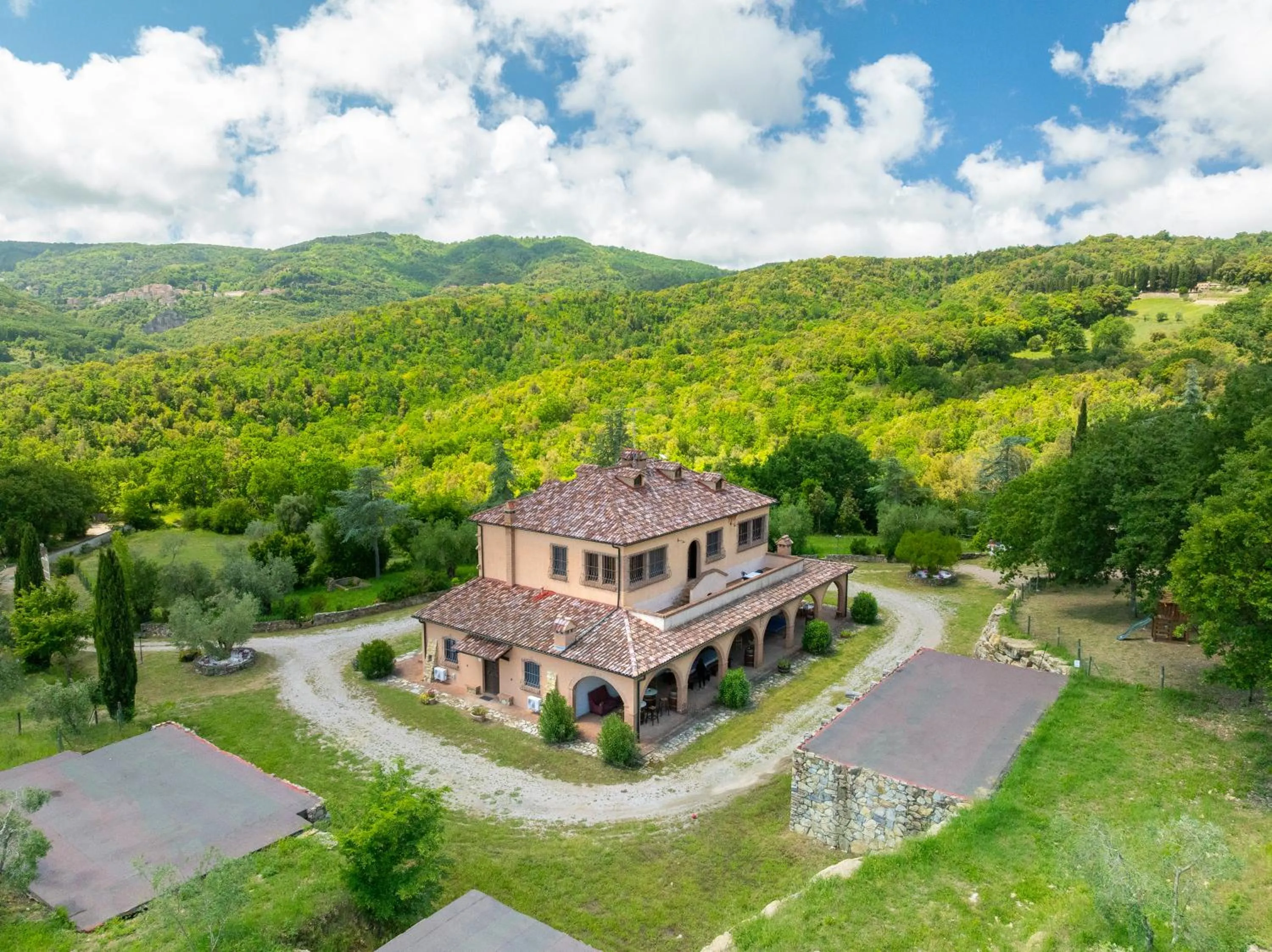 Property building in Villa Cresci con piscina Tuscan villa with pool near Sassetta thermal baths & Bolgheri Wine Route