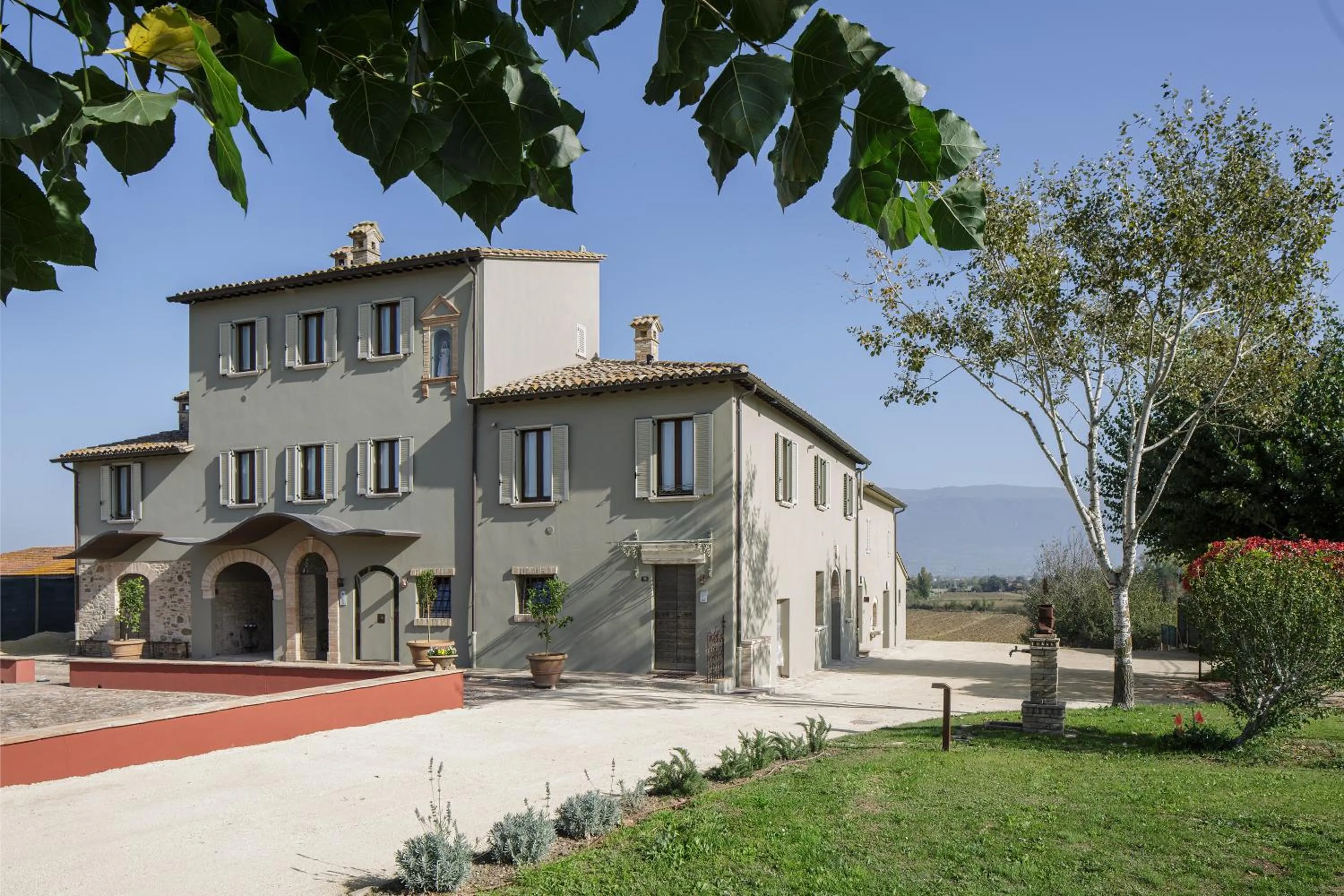 Property building in SeiPetali