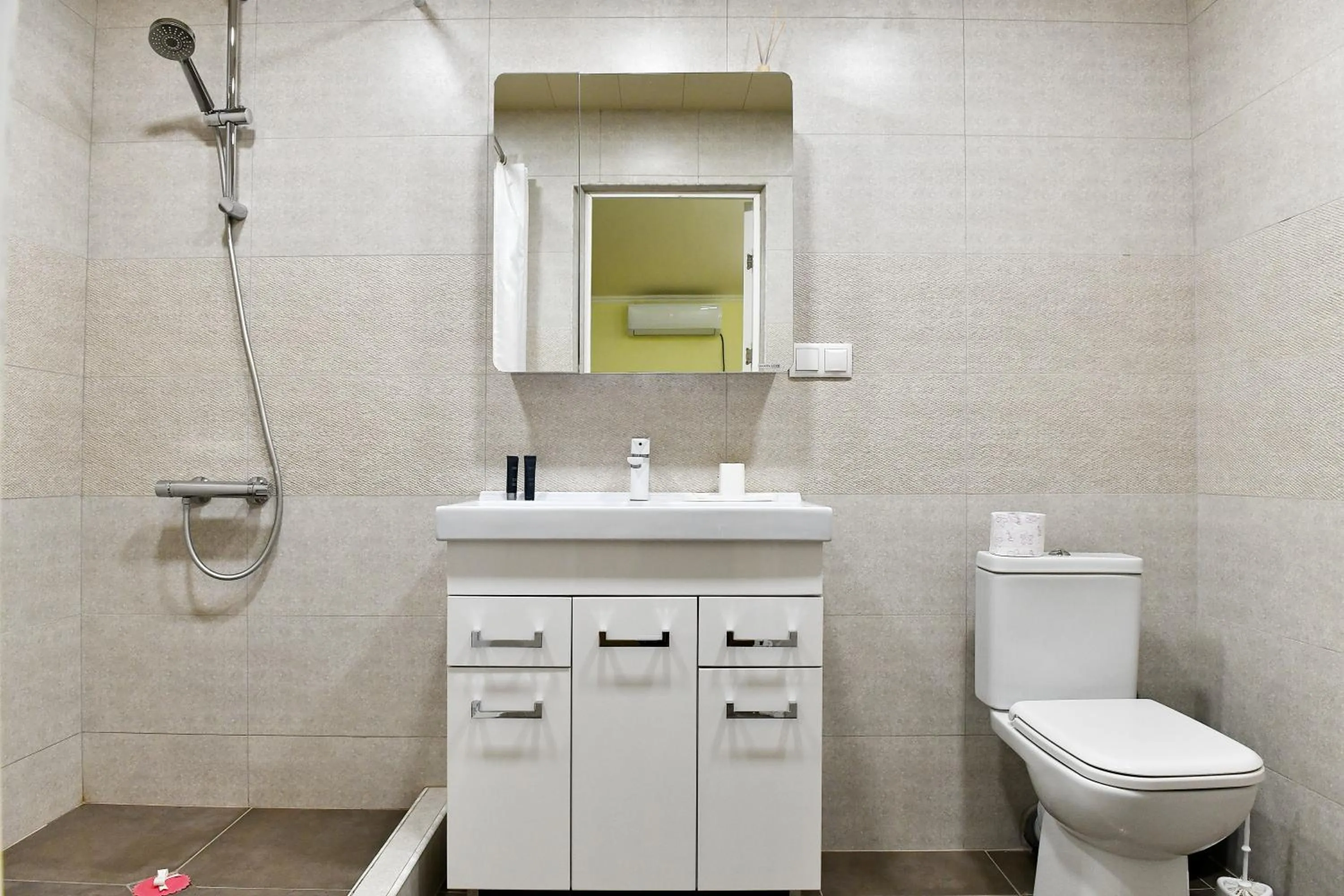 Shower in woolway studios