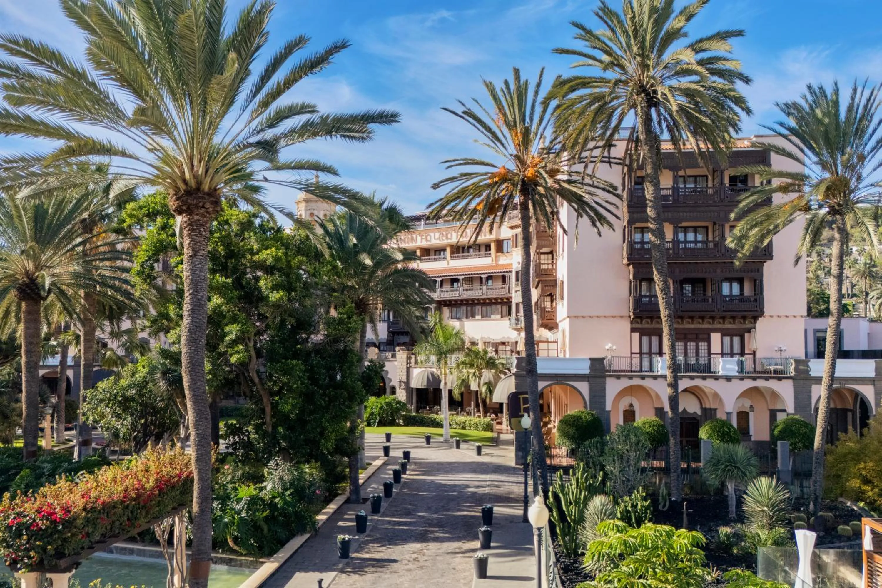 Garden in Santa Catalina, a Royal Hideaway Hotel - Gran Lujo