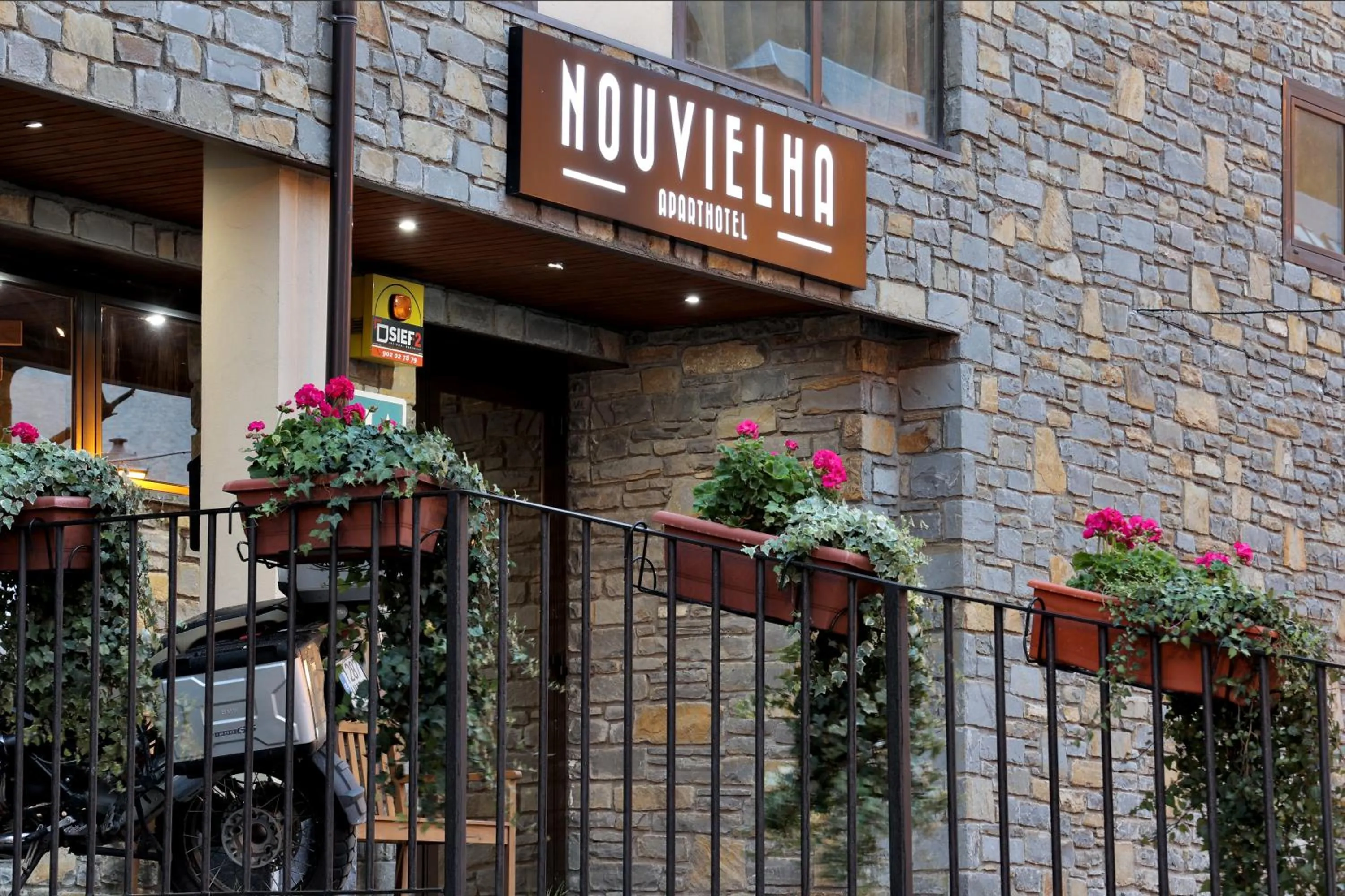 Facade/entrance in Aparthotel Nou Vielha