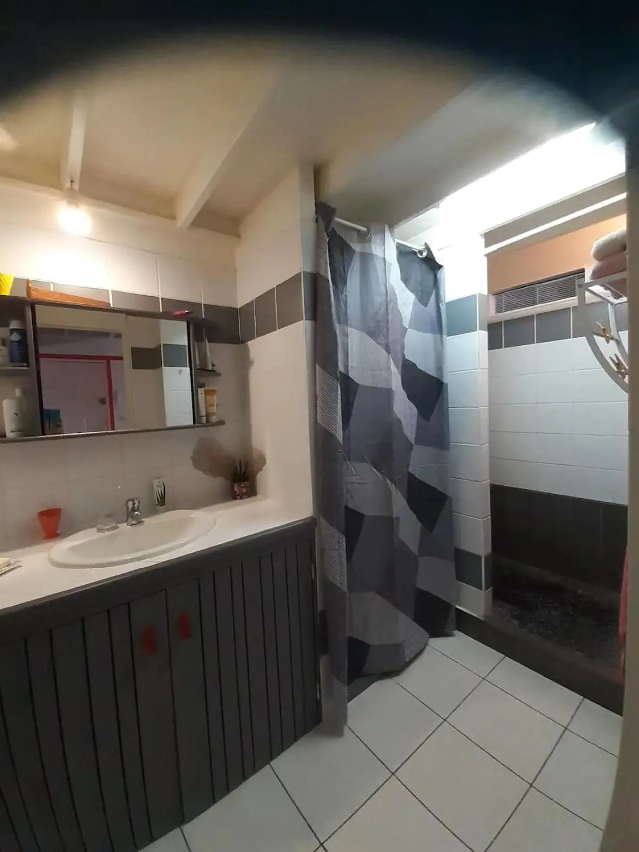 Shower in Sublime appartement face à la mer, vue panoramique