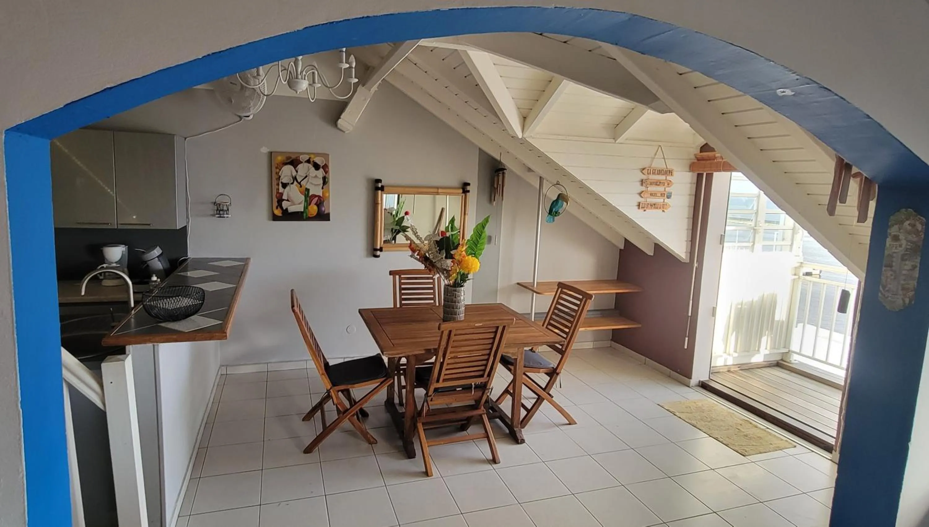 Dining area in Sublime appartement face à la mer, vue panoramique