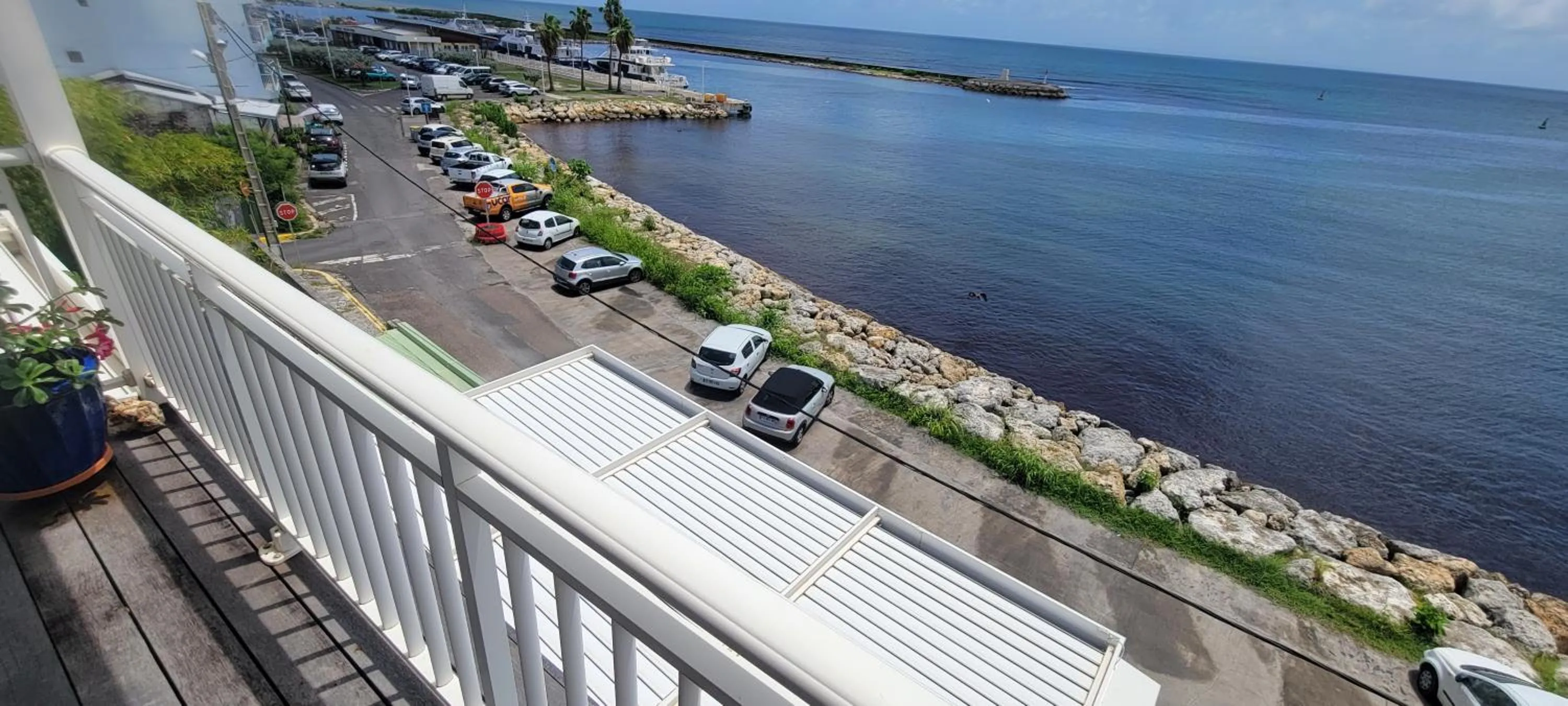 Parking in Sublime appartement face à la mer, vue panoramique