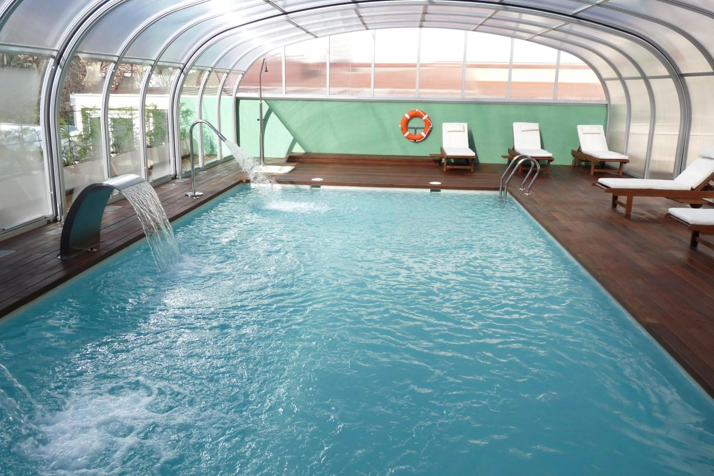 Swimming pool in Sercotel Guadiana