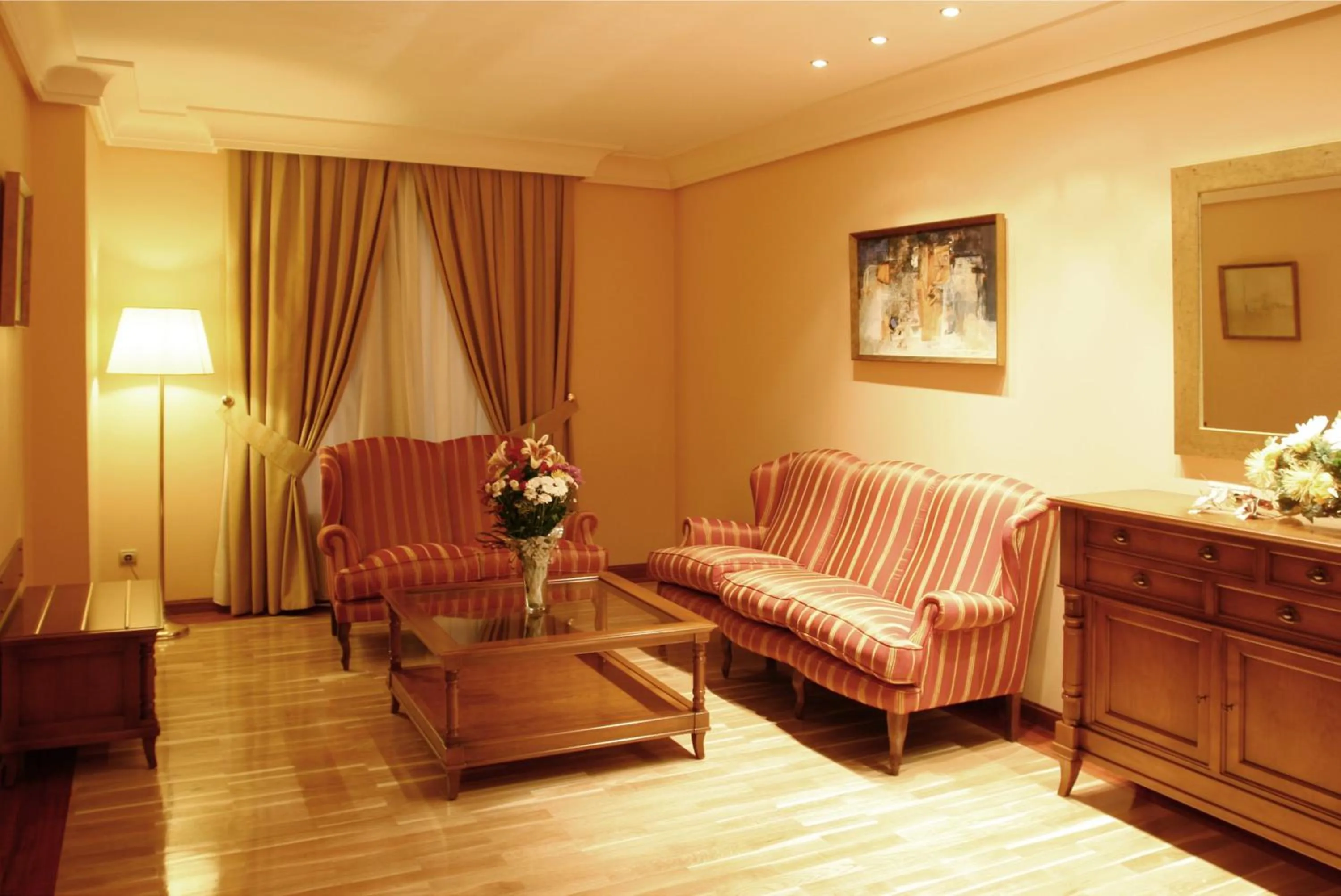 Photo of the whole room in Sercotel Guadiana