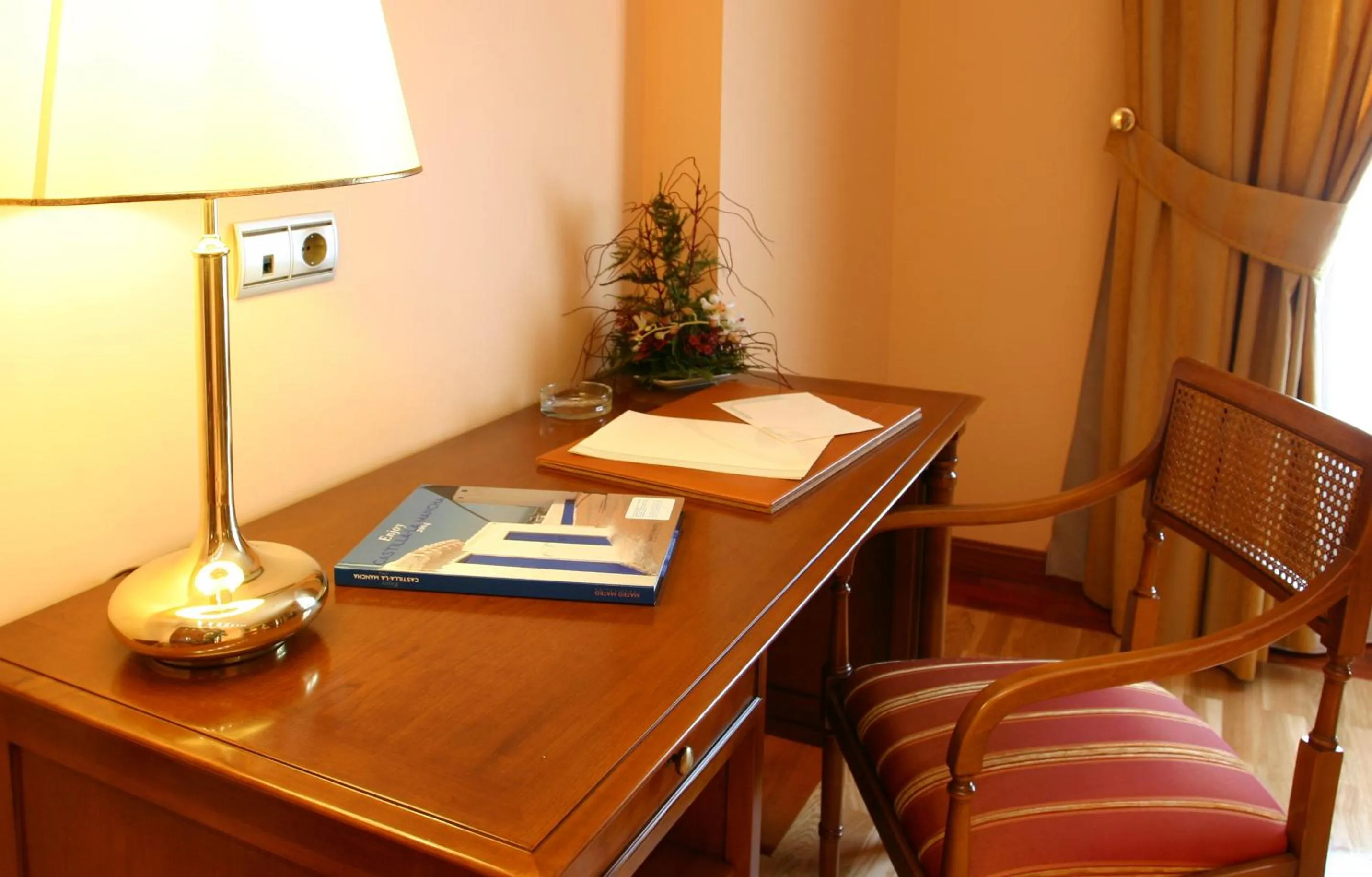 Photo of the whole room in Sercotel Guadiana