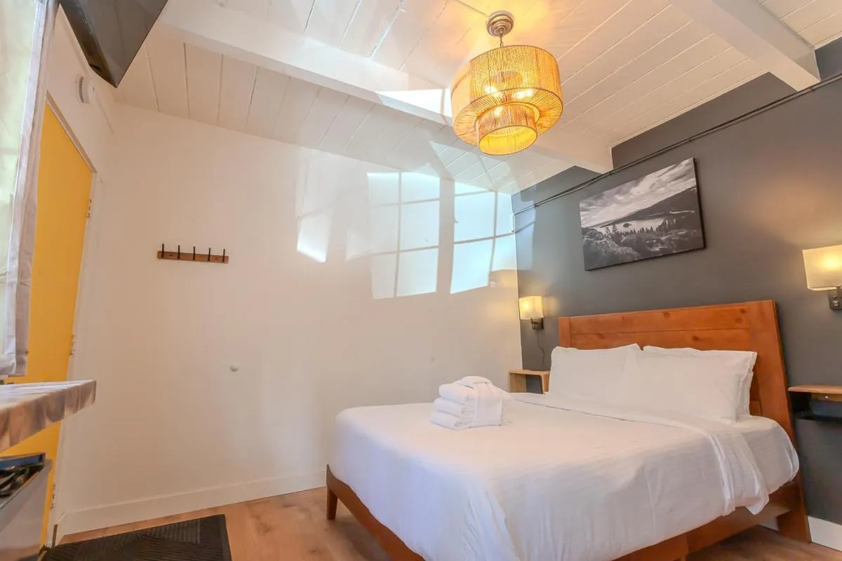 Bed in Tahoe Mountain Inn