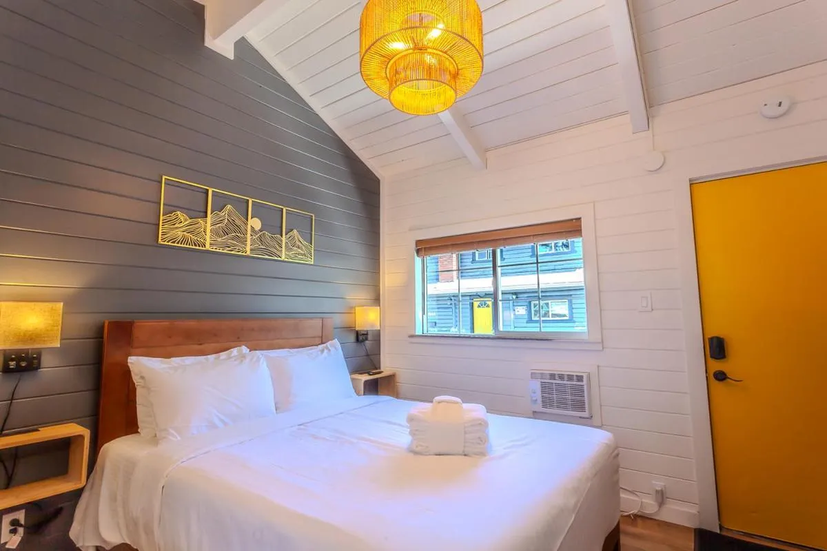 Bed in Tahoe Mountain Inn