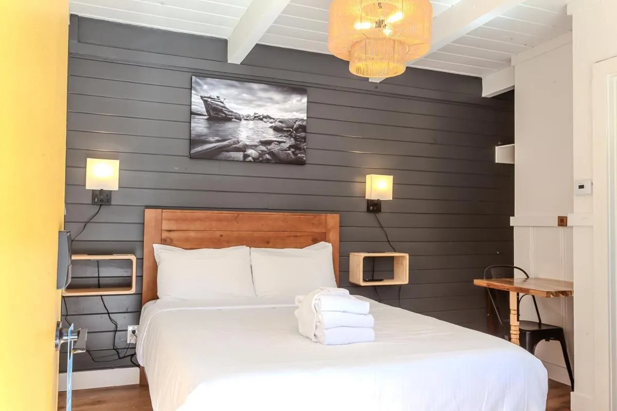 Bed in Tahoe Mountain Inn