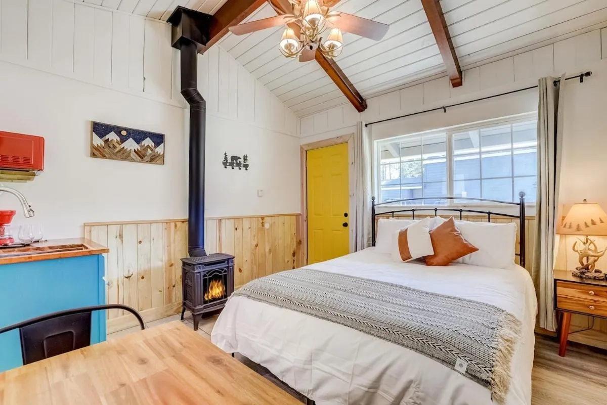 Bed in Tahoe Mountain Inn