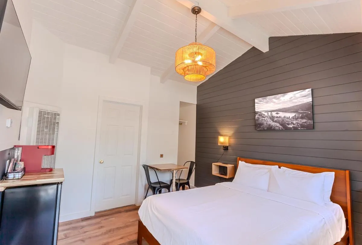 Bed in Tahoe Mountain Inn