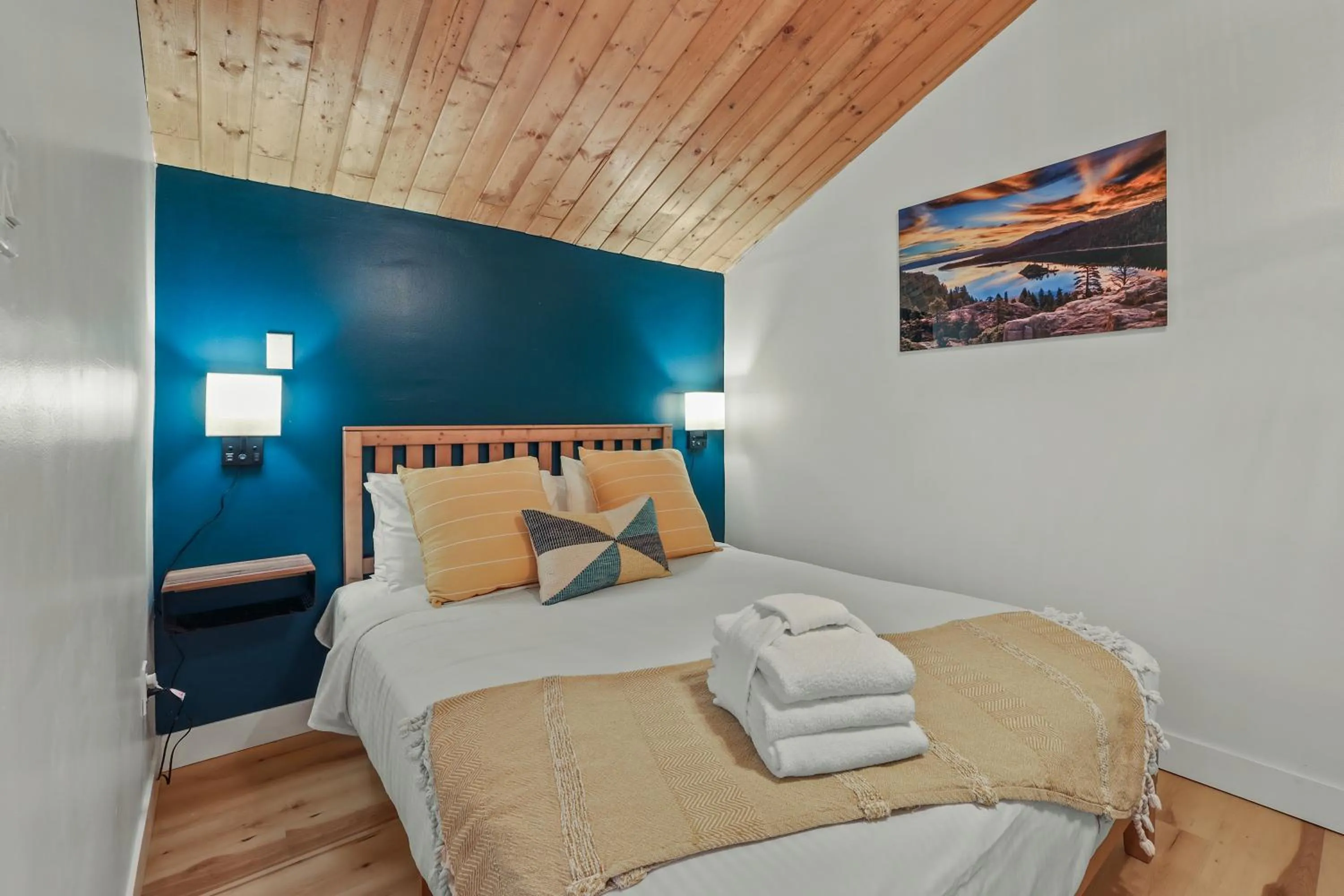 Bed in Tahoe Mountain Inn