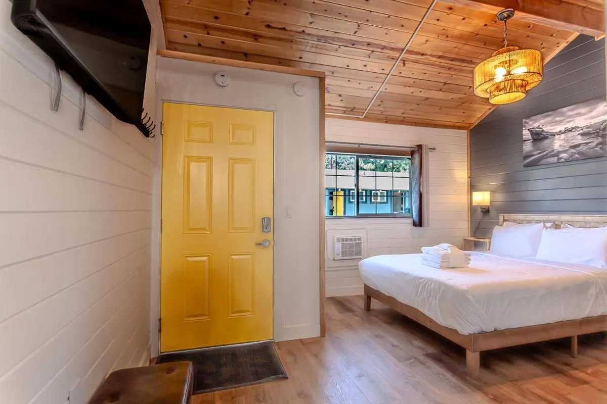 Bed in Tahoe Mountain Inn