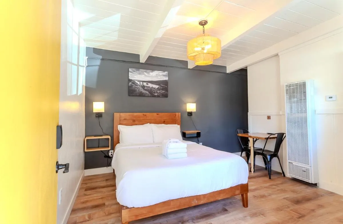 Bed in Tahoe Mountain Inn