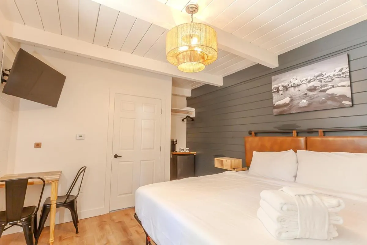 Bed in Tahoe Mountain Inn