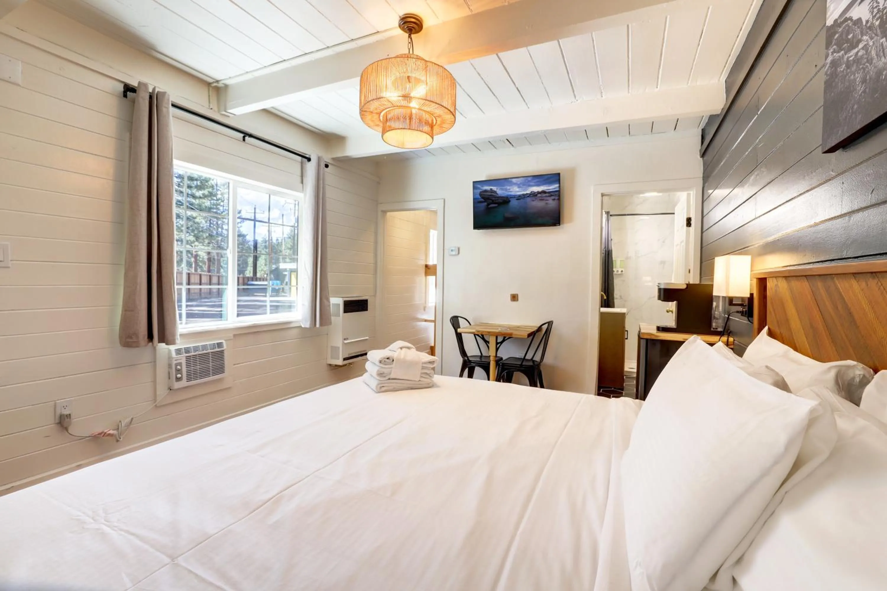 Bed in Tahoe Mountain Inn