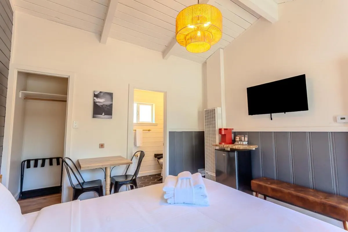 Bed in Tahoe Mountain Inn