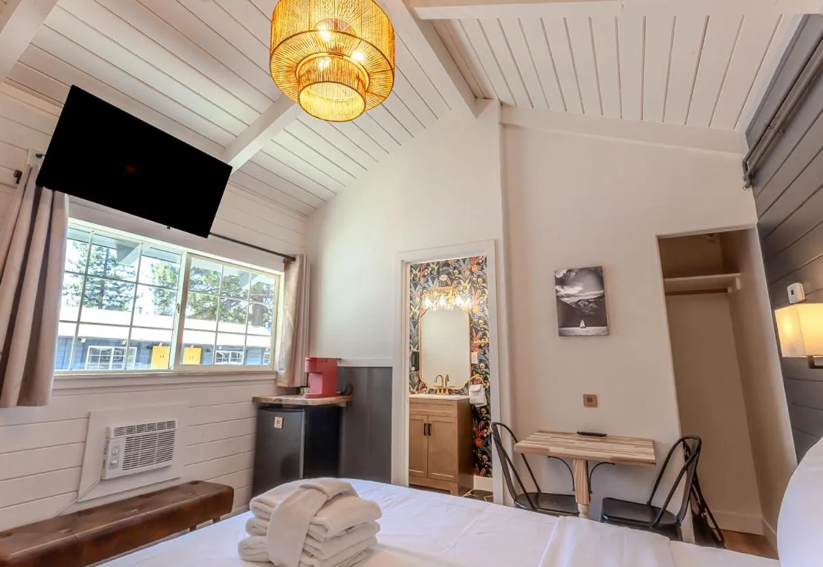 Bed in Tahoe Mountain Inn