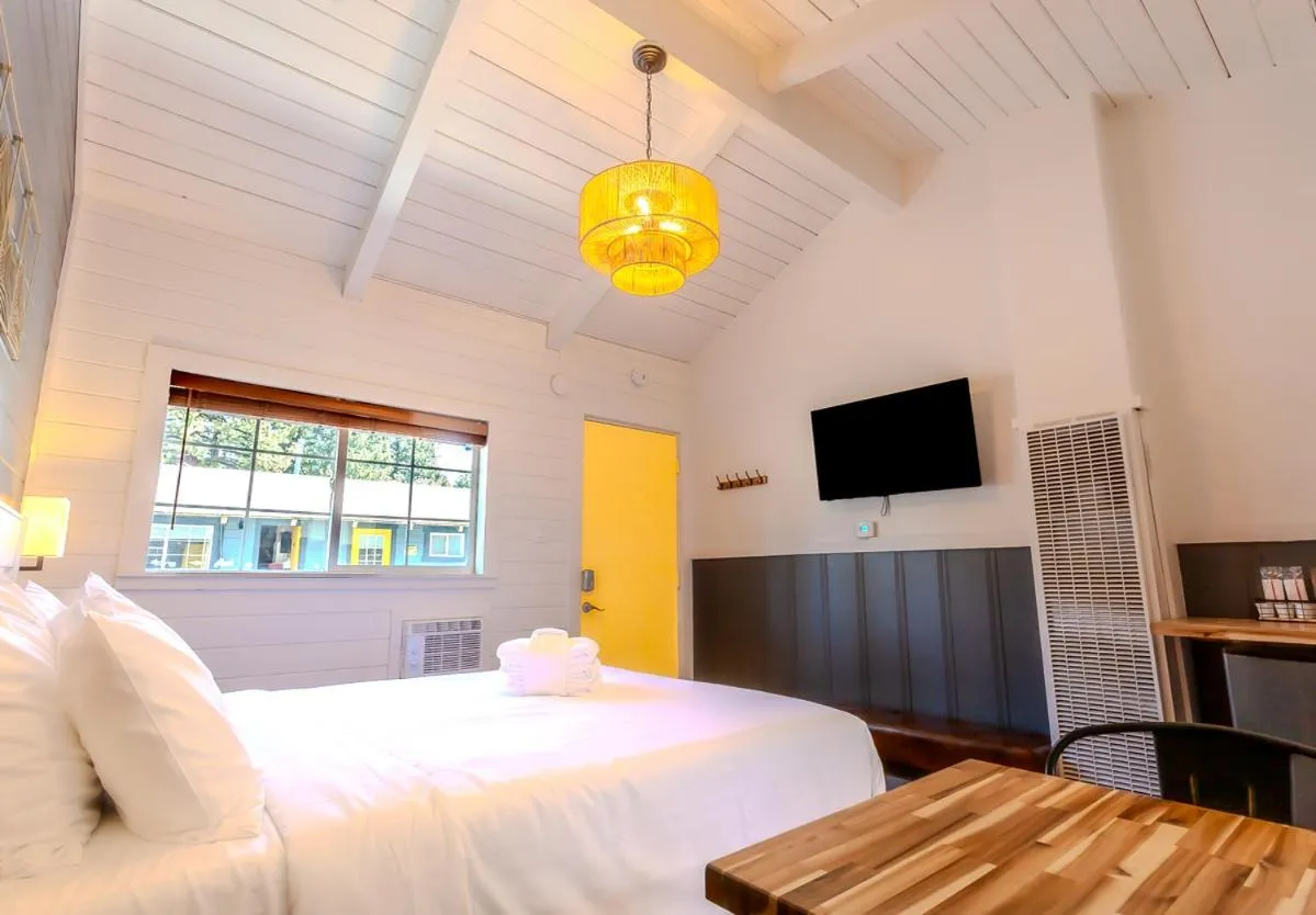 Bed in Tahoe Mountain Inn