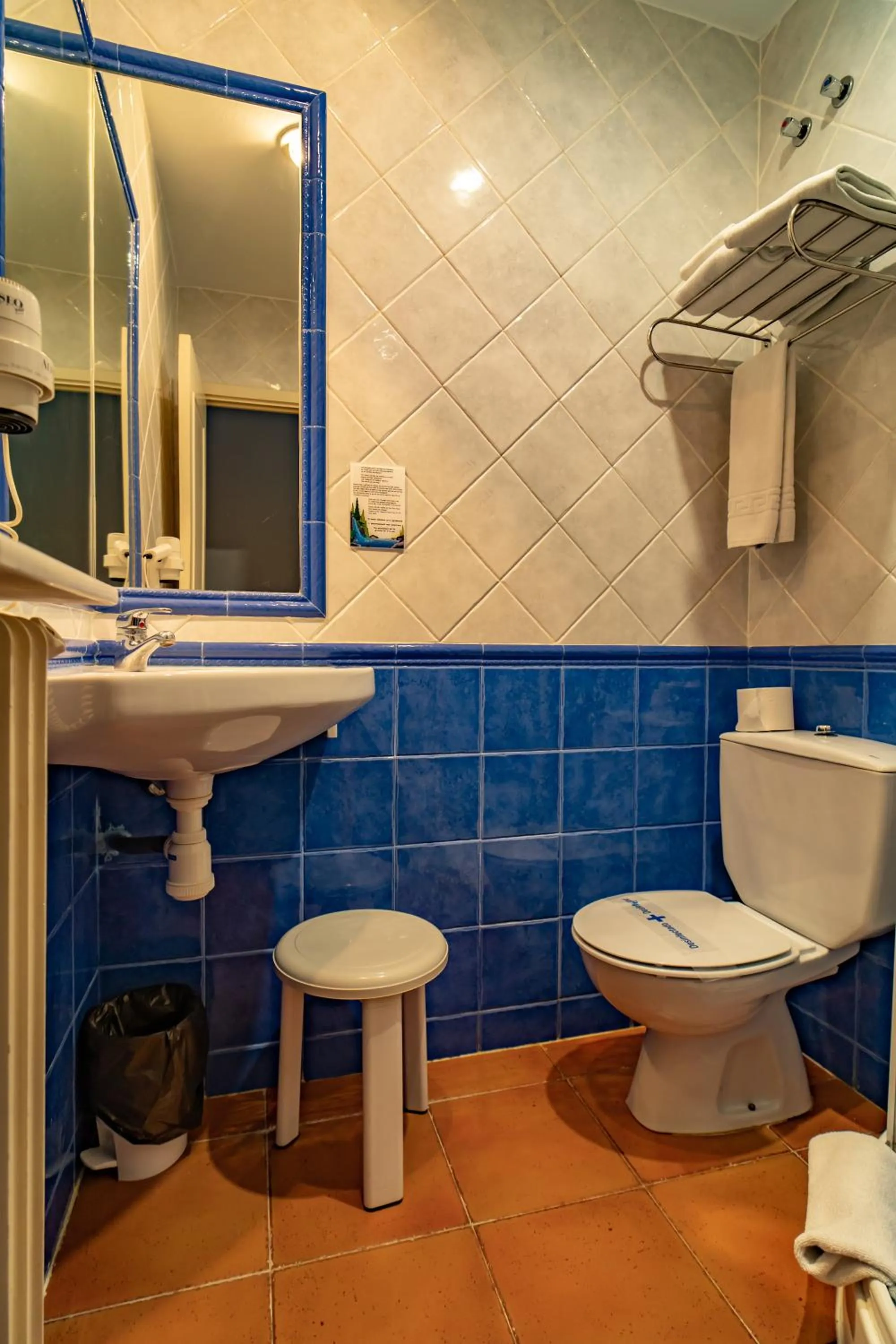 Bathroom in Hotel Alfonso IX