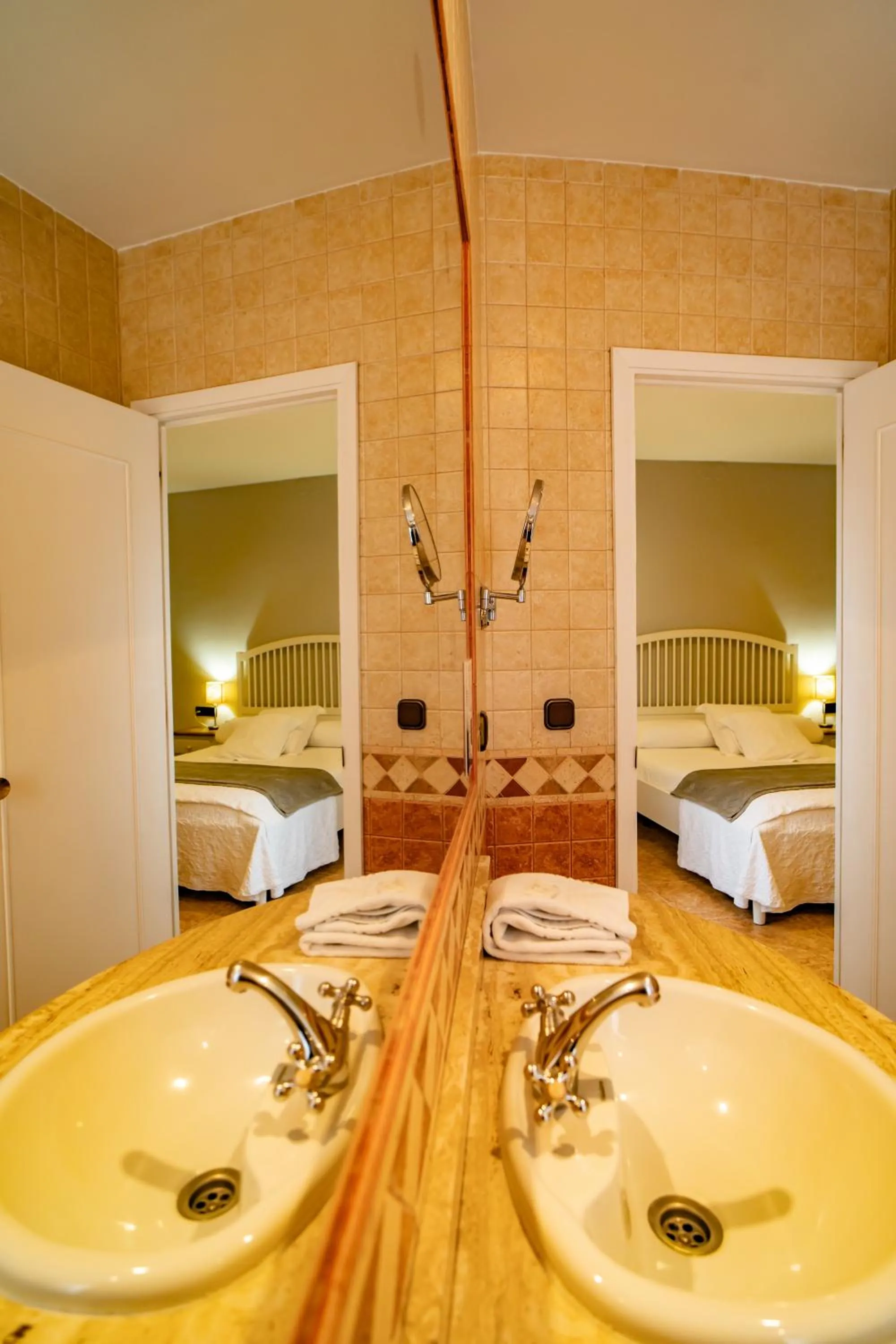 Bed in Hotel Alfonso IX