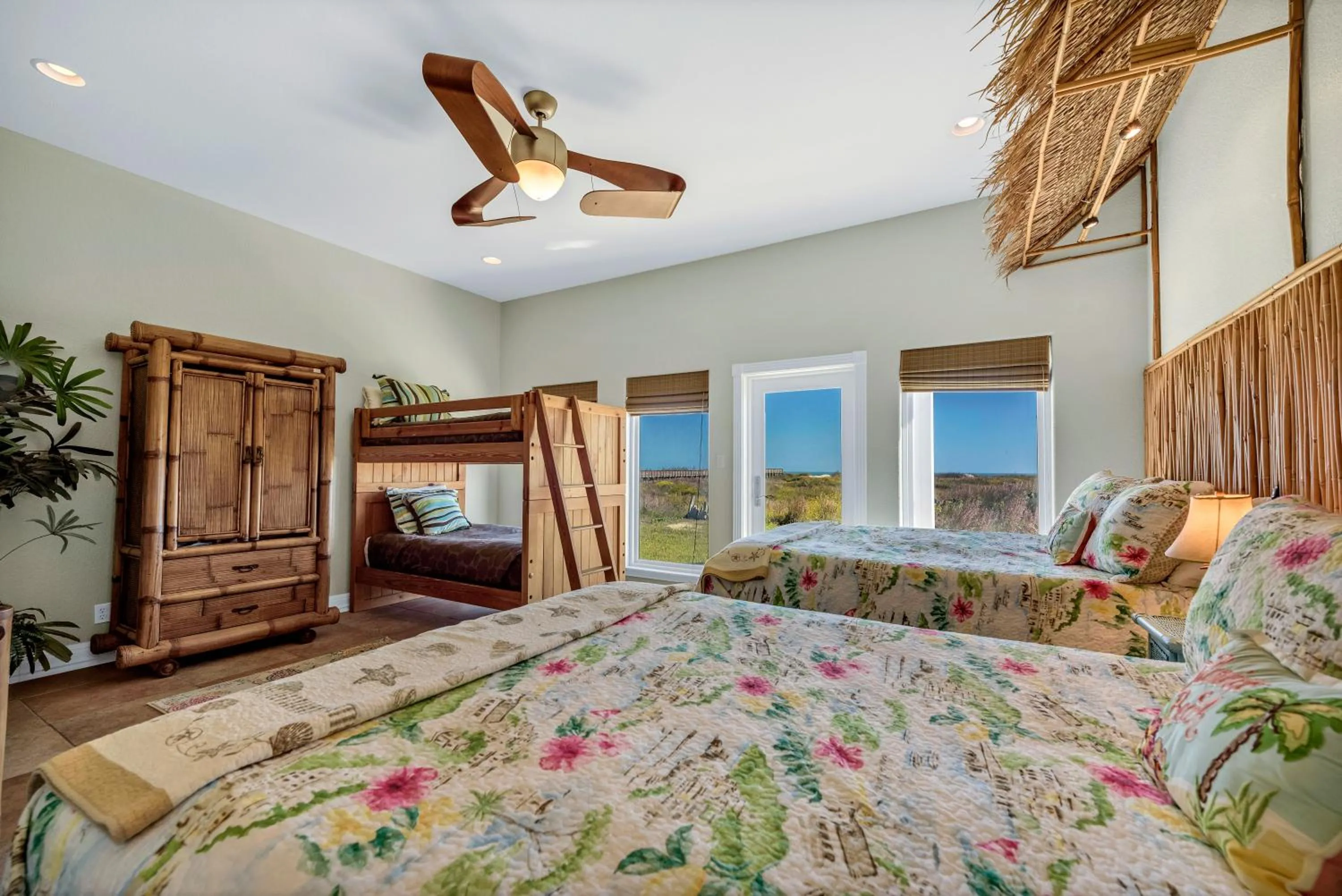 Property building, Bed in Itll Do With an Amazing View