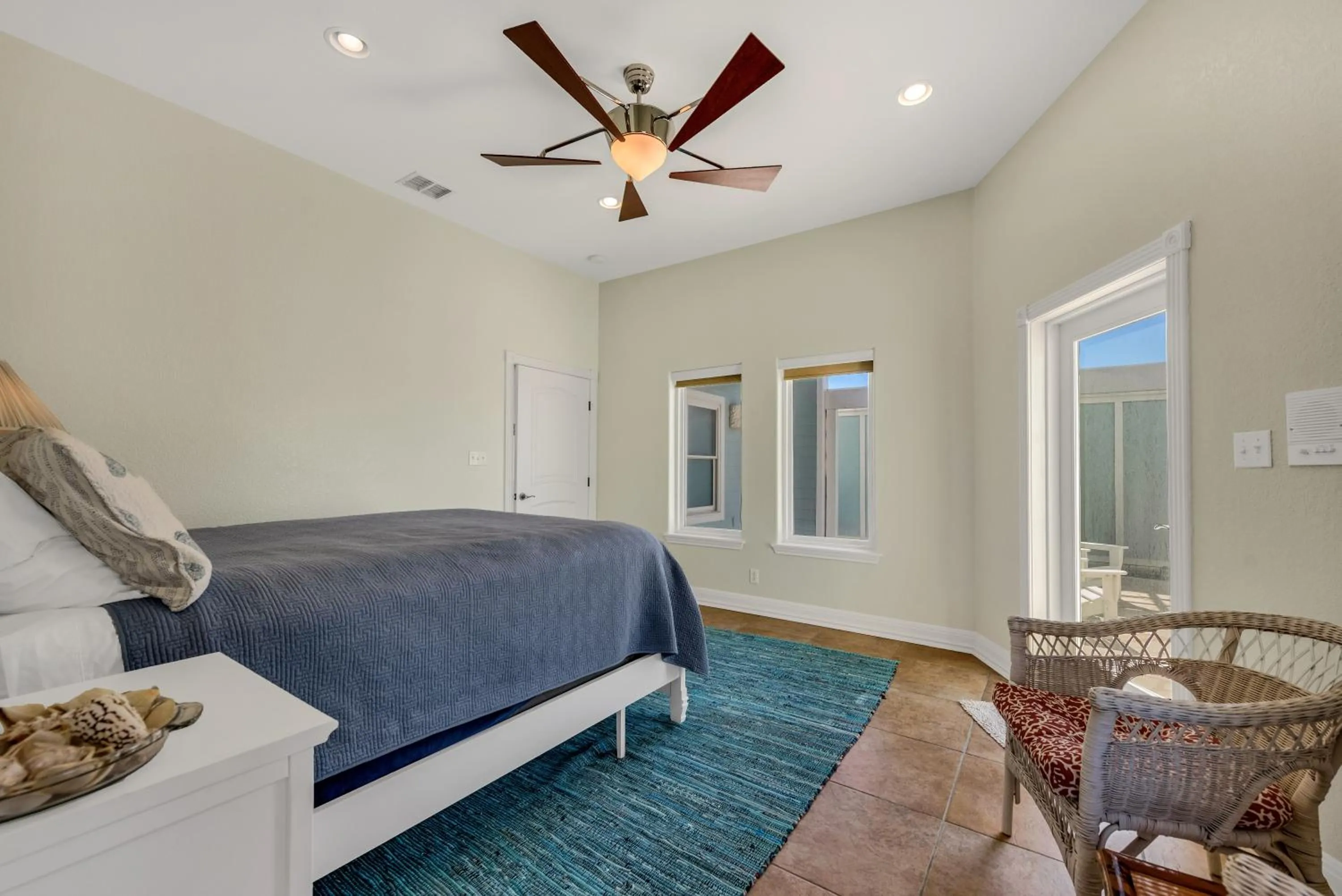 Property building, Bed in Itll Do With an Amazing View