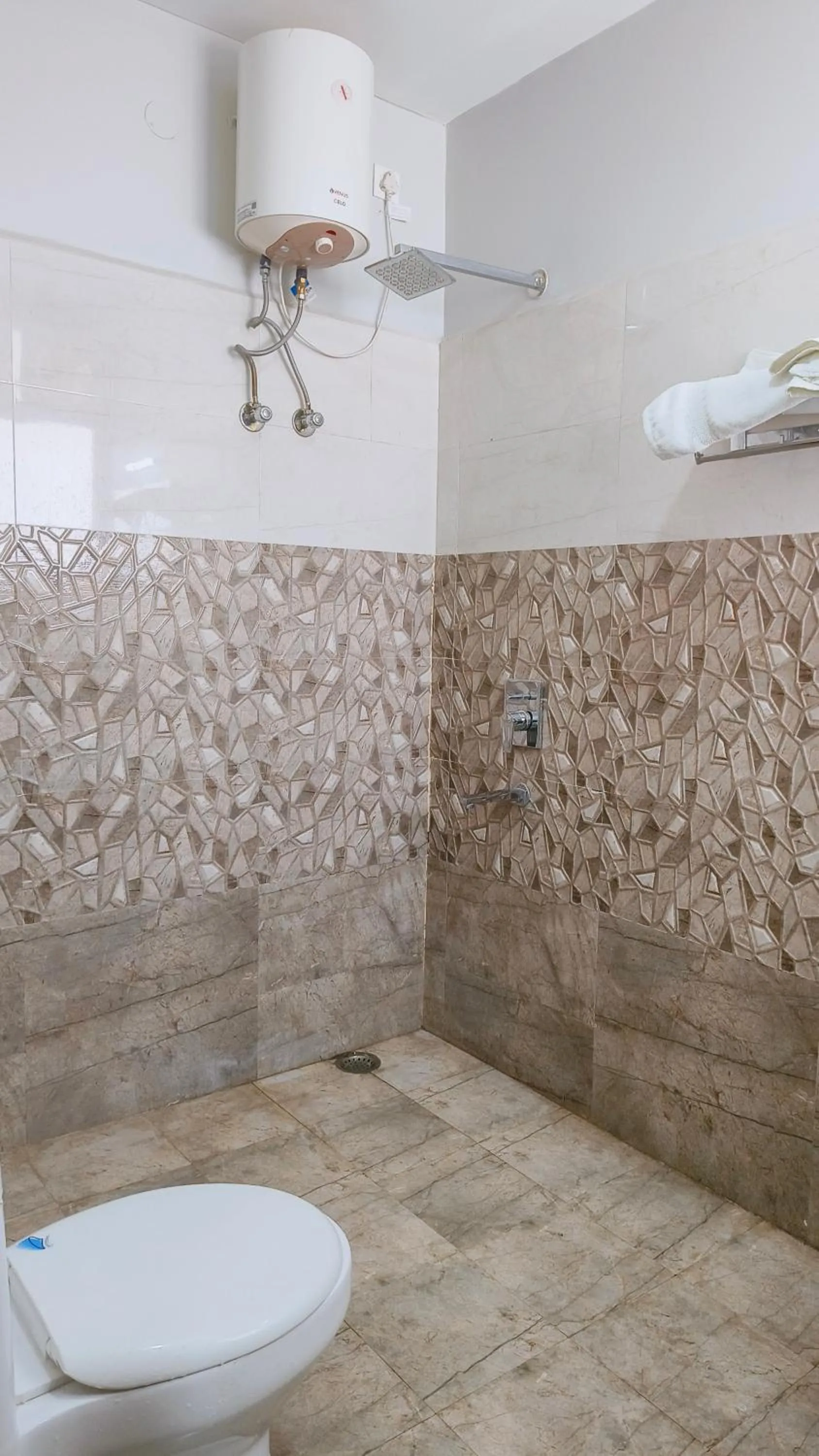 Shower in HOTEL AMAR PALACE BHARATPUR