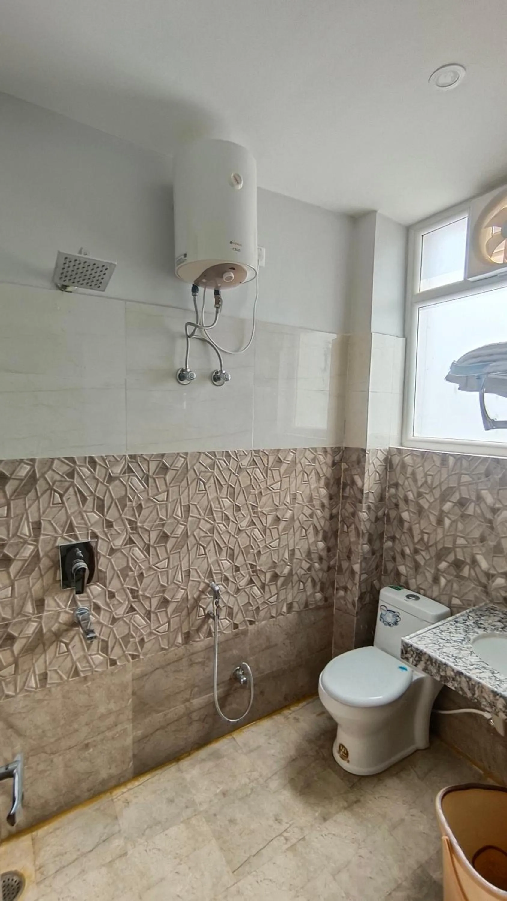 Shower in HOTEL AMAR PALACE BHARATPUR